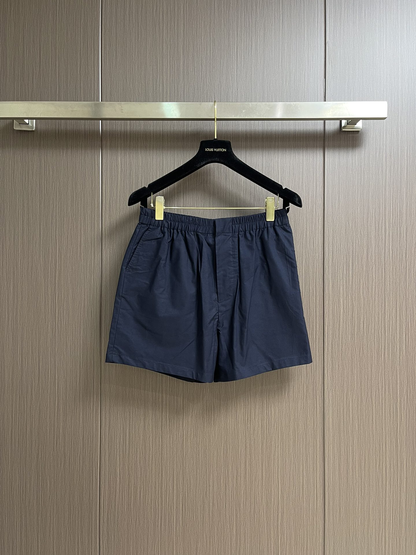 NO:418829,GUCCI 2025 early autumn series beach shorts, ingeniously integrate anchor patterns and brand logos, add color to the casual silhouette with marine style design, creating an ideal seaside dressing item. These shorts are made of Oxford cotton, and the back is ingeniously embellished with Gucci anchor embroidery!  Size S-XL, gucci, shorts, alexander wang19860909GUCCI 2025早秋系列沙滩短裤,匠心融蕴船锚图案和品牌标识,以海洋风设计为休闲廓形添姿加彩,缔造理想海边穿搭单品.这款短裤以牛津棉打造,后幅匠心缀饰Gucci船锚刺绣！尺码S-XL,,gucci,shorts,alexander wang,Men's clothing