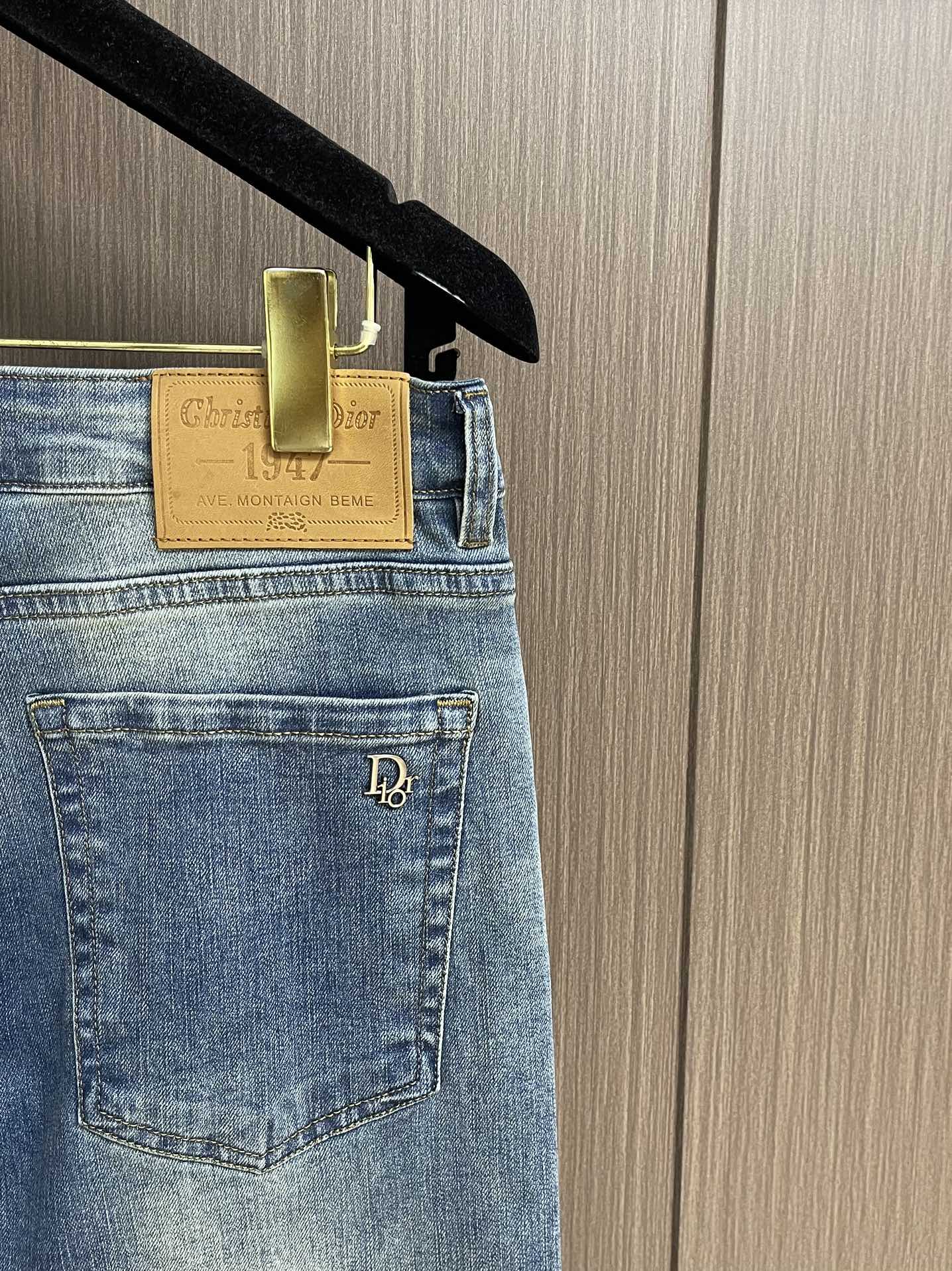 Dior Men's Light Blue Wash Denim Jeans-Slim Fit, Comfortable Stretch 9 i1750182561 6457 2