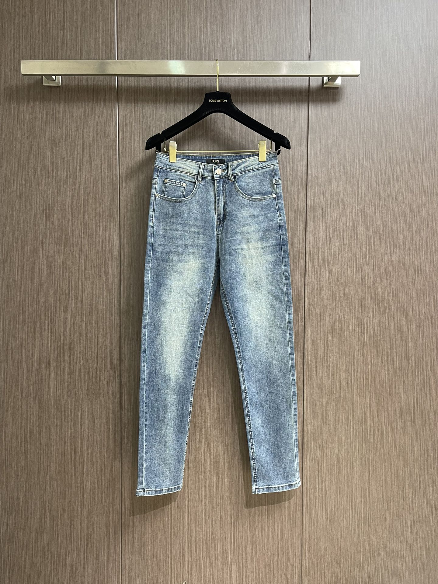 Jean Fendi Bleu Délavé en Denim de Coton avec Logo Discret