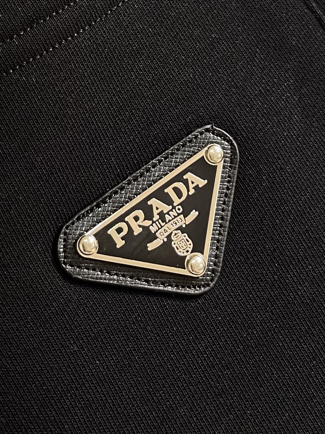Prada 2025SS Men's Elastic Waist Casual Shorts - Breathable & Comfortable 9 i1750183588 4213 4