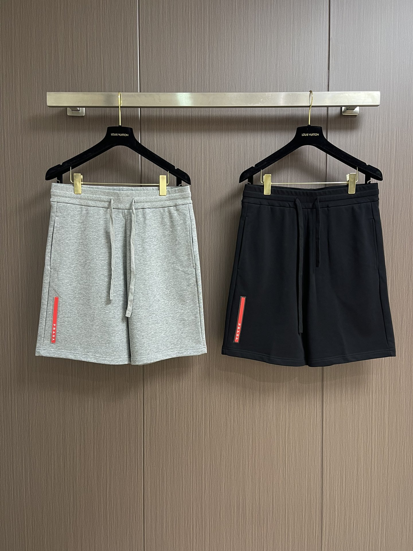 Prada 2025SS Men's Elastic Waist Casual Shorts - Breathable & Comfortable 4 i1750183588 9495 7