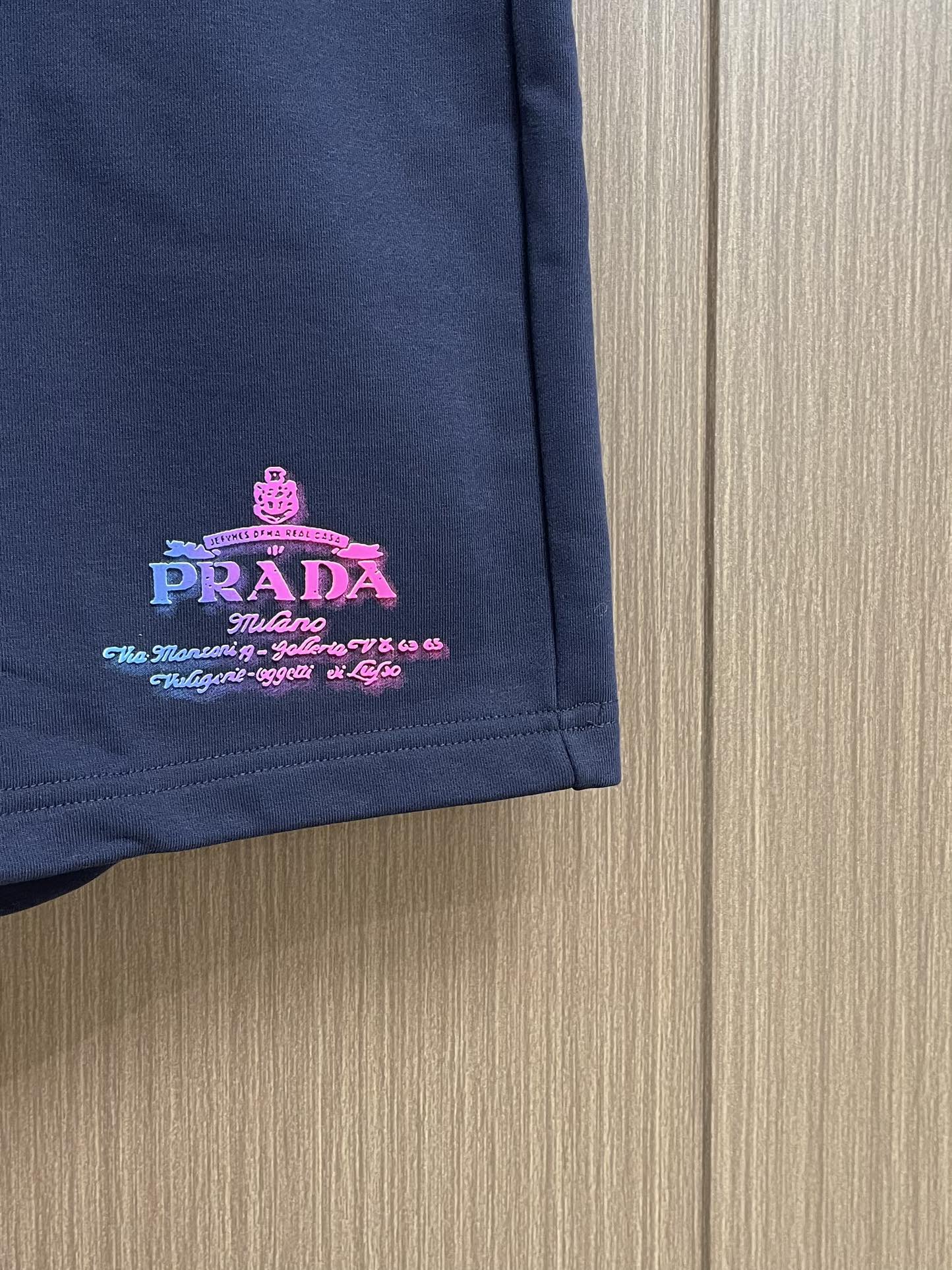 Prada 2025SS Gradient Spray Paint Five-Point Shorts 9 i1750183815 121 7