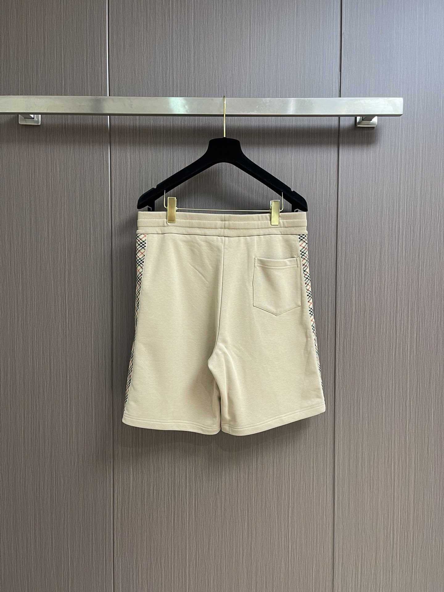 Burberry Men's Cotton Shorts with Checkered Detail - Casual Style 3 i1750266937 4667 8