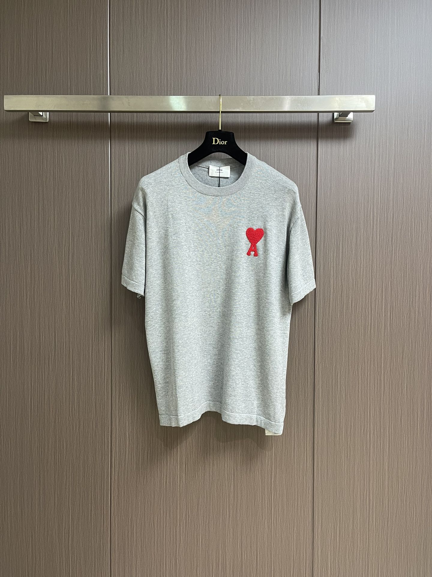 AMI Paris T-shirt Été 2025 avec Cœur Brodé en Coton de Qualité Supérieure