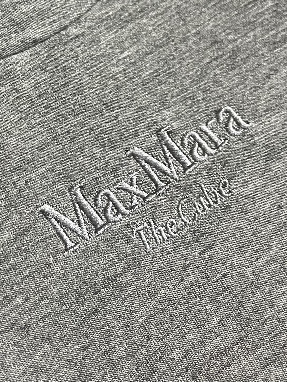 טי שירט מקסימלית של MaxMara עם צווארון עגול ורקמת לוגו 6 i1750403044 2043 7