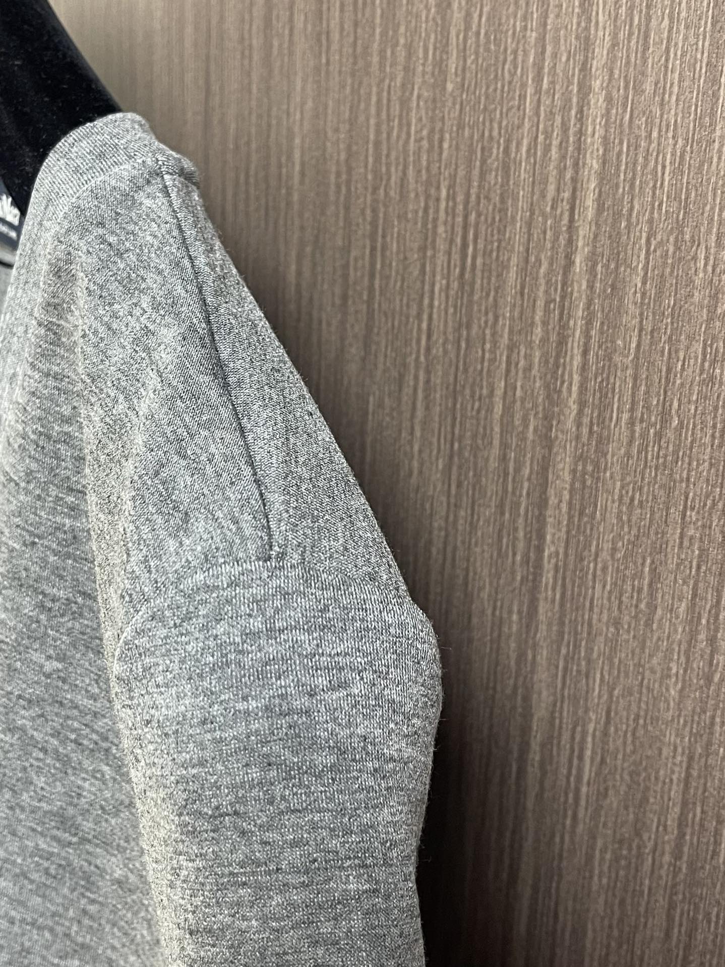 טי שירט מקסימלית של MaxMara עם צווארון עגול ורקמת לוגו 8 i1750403044 8353 3