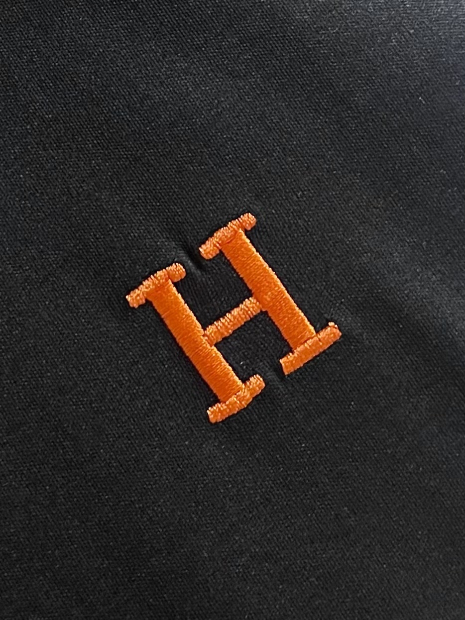 
hermes 2025ss春夏新款 H线条立体绣标短袖T恤，法式微宽松裁剪版型，高精细的奢华品质，轻奢