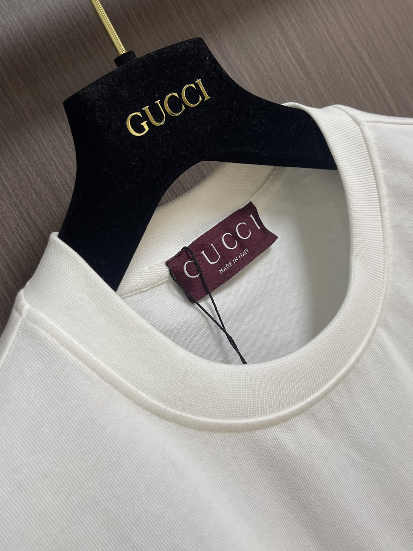 Gucci 2025 Early Spring Series Surfing Print T-Shirt & Short Set 10 i1750438333 2436 7