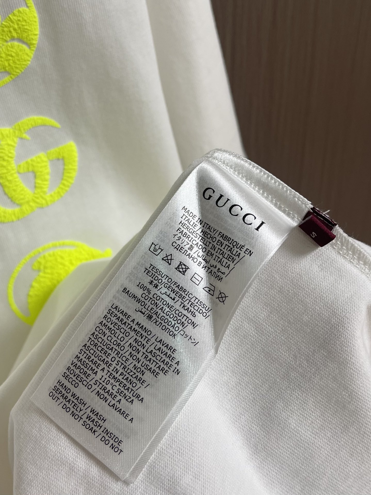 Gucci 2025 Early Spring Series Surfing Print T-Shirt & Short Set 8 i1750438333 3258 8