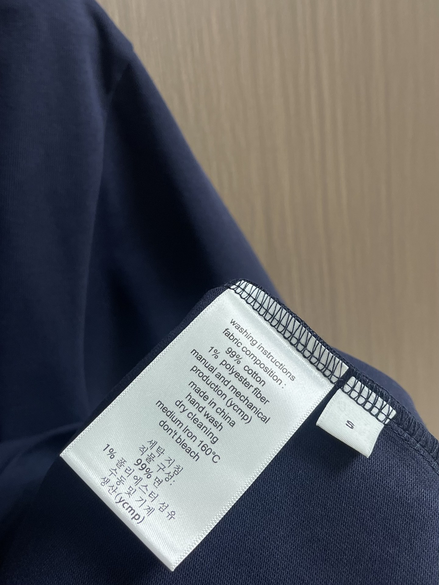 
Dior 经典款 280克高密度短袖T恤 logo标识精密刺绣，男女同款 采用进口定制定染面料上身舒适