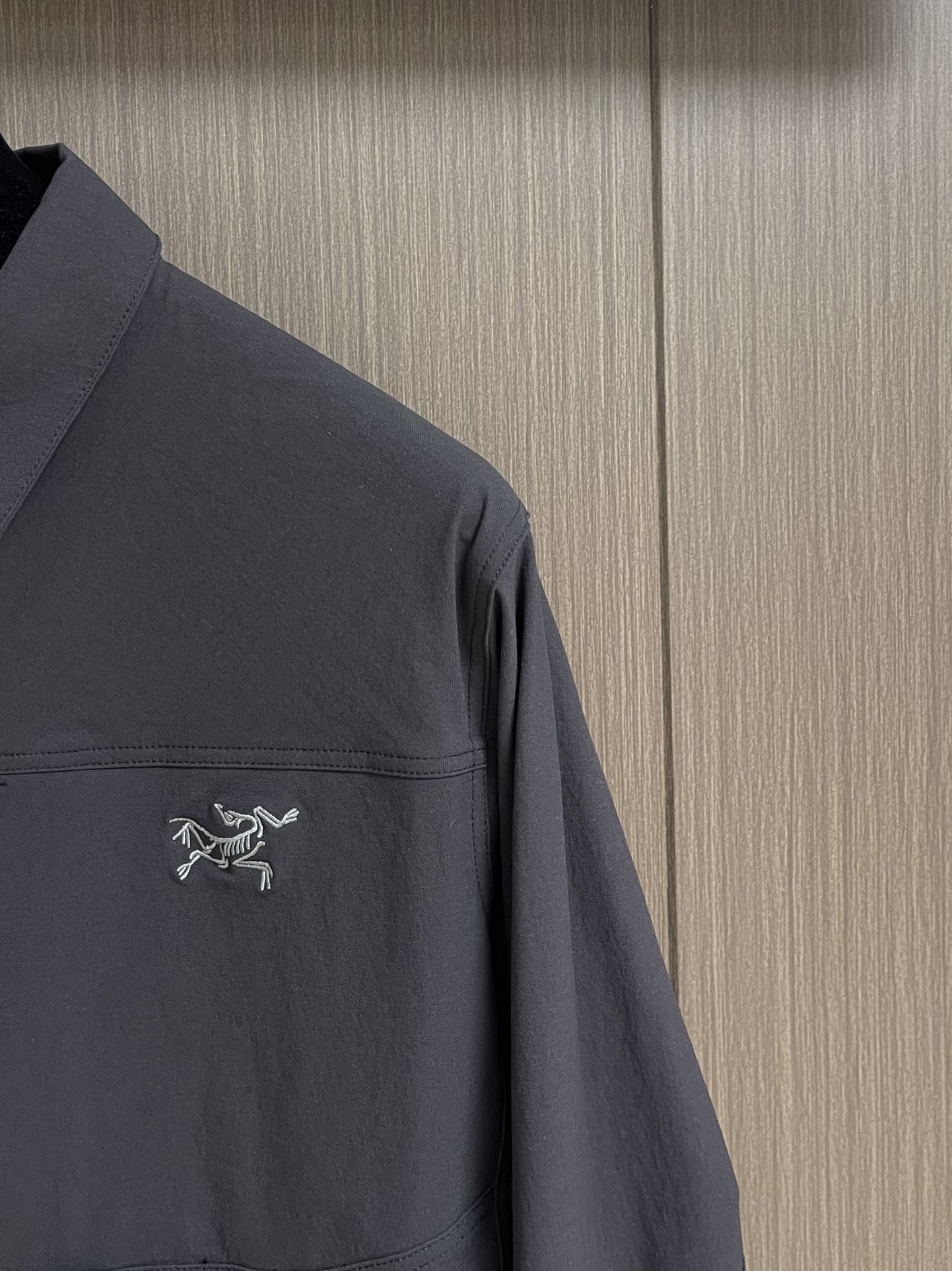 
arcteryx 始祖鸟新款CRONIN LNSULATED衬衣领夹克冲锋外套， 四面微弹 防风 防水