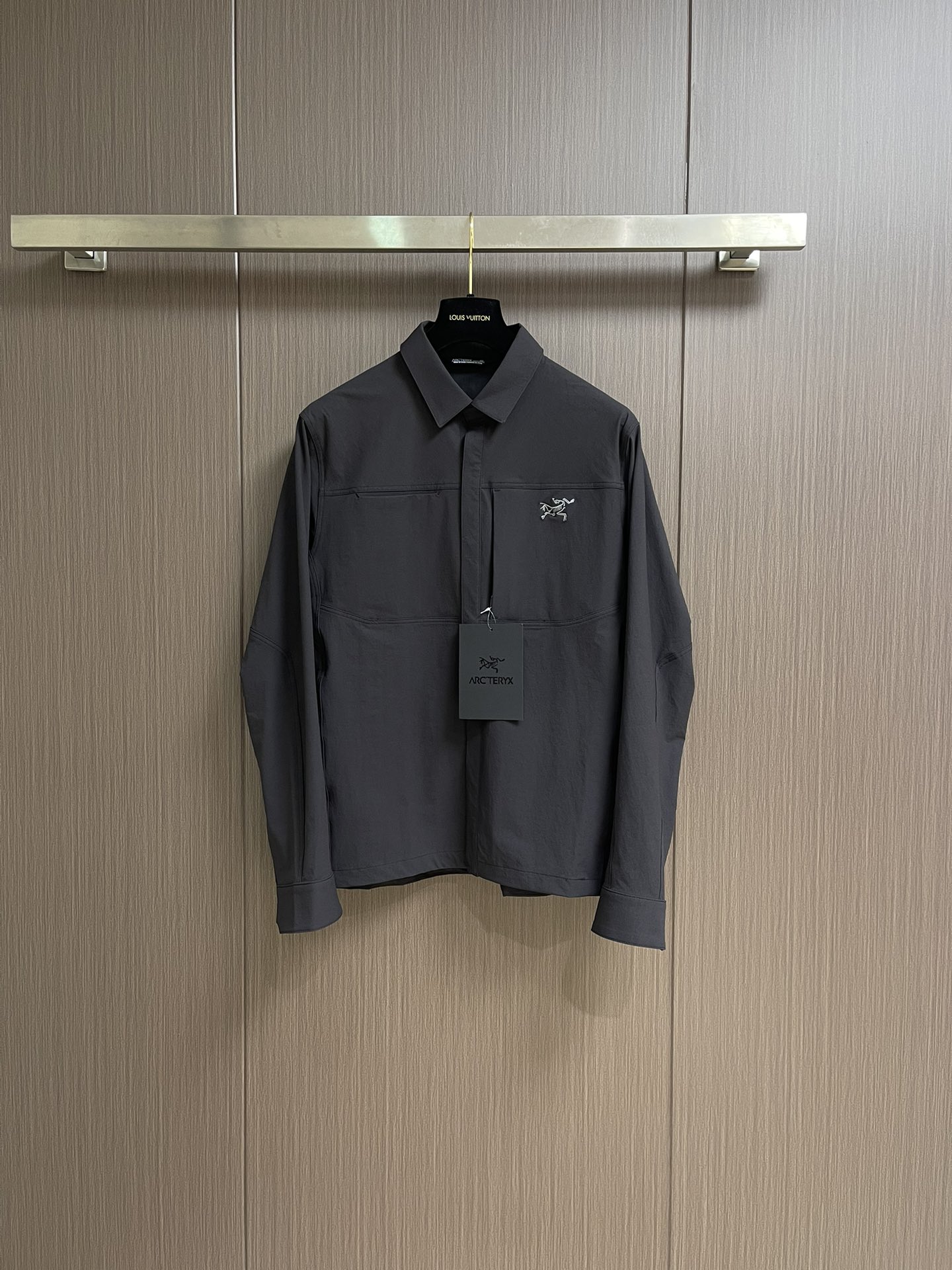 
arcteryx 始祖鸟新款CRONIN LNSULATED衬衣领夹克冲锋外套， 四面微弹 防风 防水