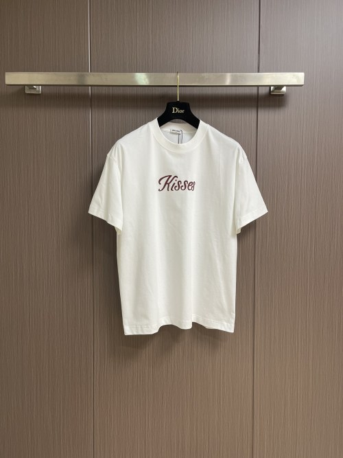 Miu Miu 2025SS 'Kisses' Print Short Sleeve T-Shirt - Elegant & Comfortable 1 Miu Miu 2025SS 'Kisses' Print Short Sleeve T-Shirt - Elegant & Comfortable