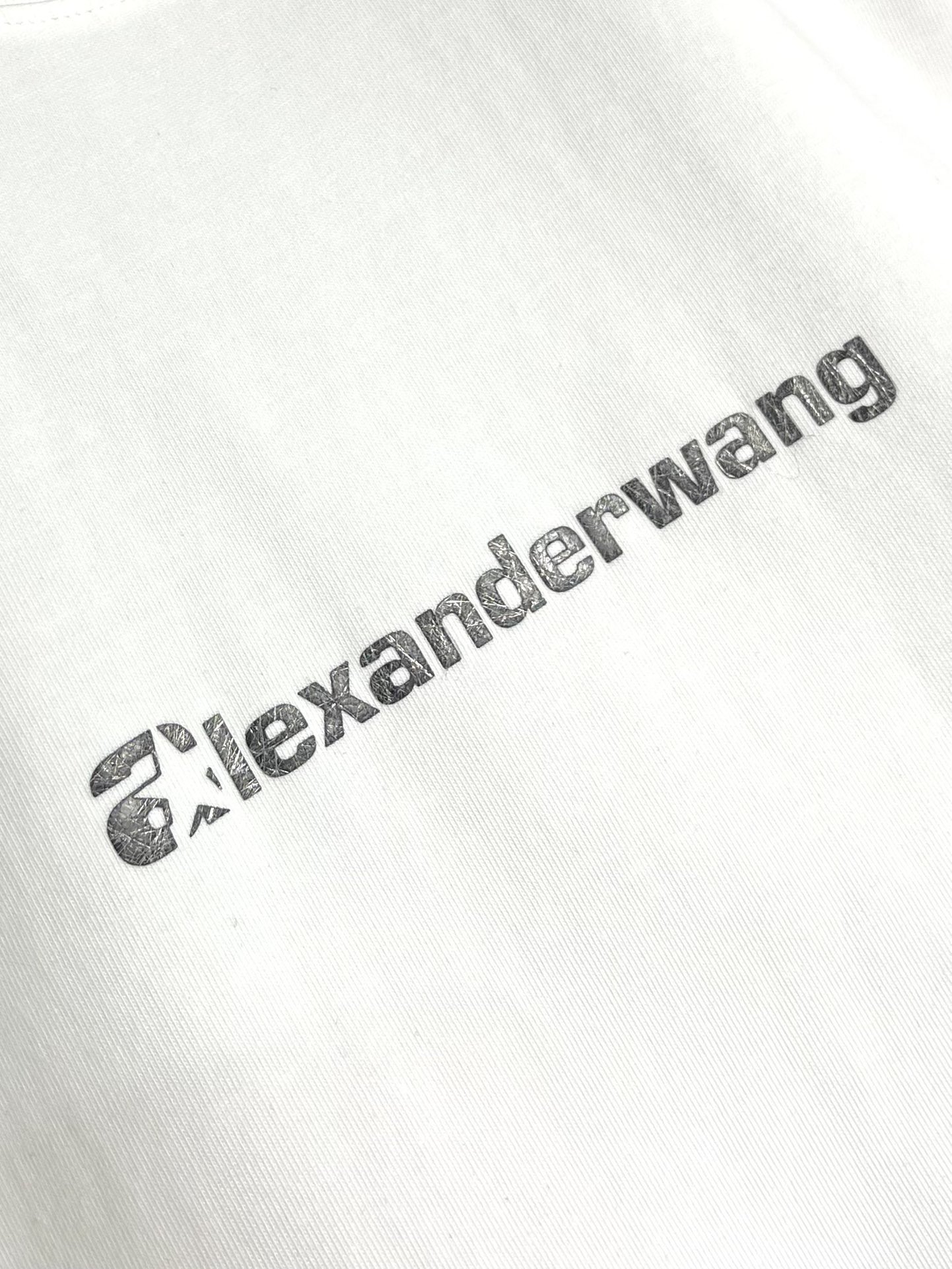 חולצת טי שירט לגבר עם הדפס תלת מימד של Alexander Wang - קיץ 2025 6 i1750529465 5141 3