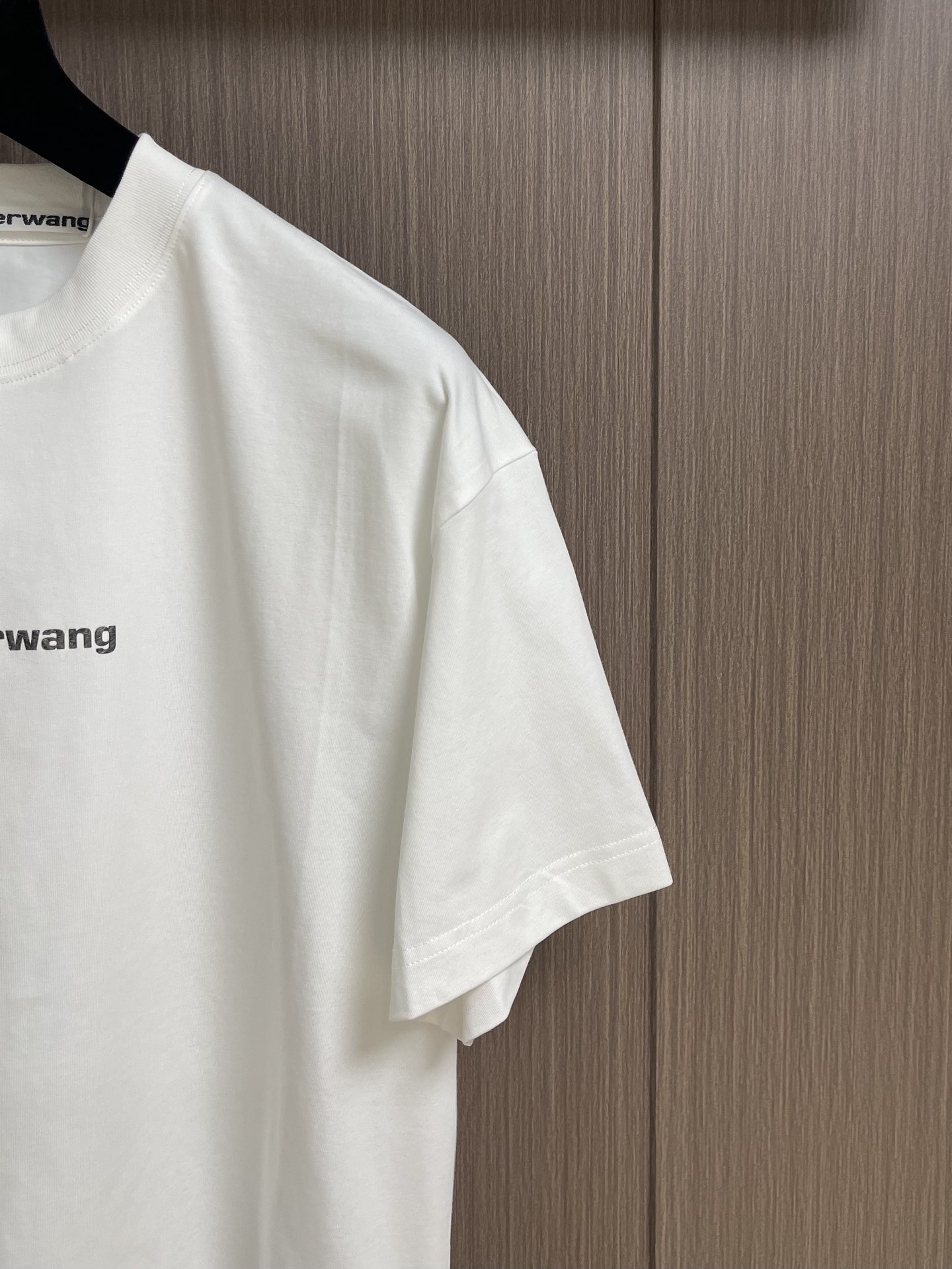 חולצת טי שירט לגבר עם הדפס תלת מימד של Alexander Wang - קיץ 2025 5 i1750529465 7499 5