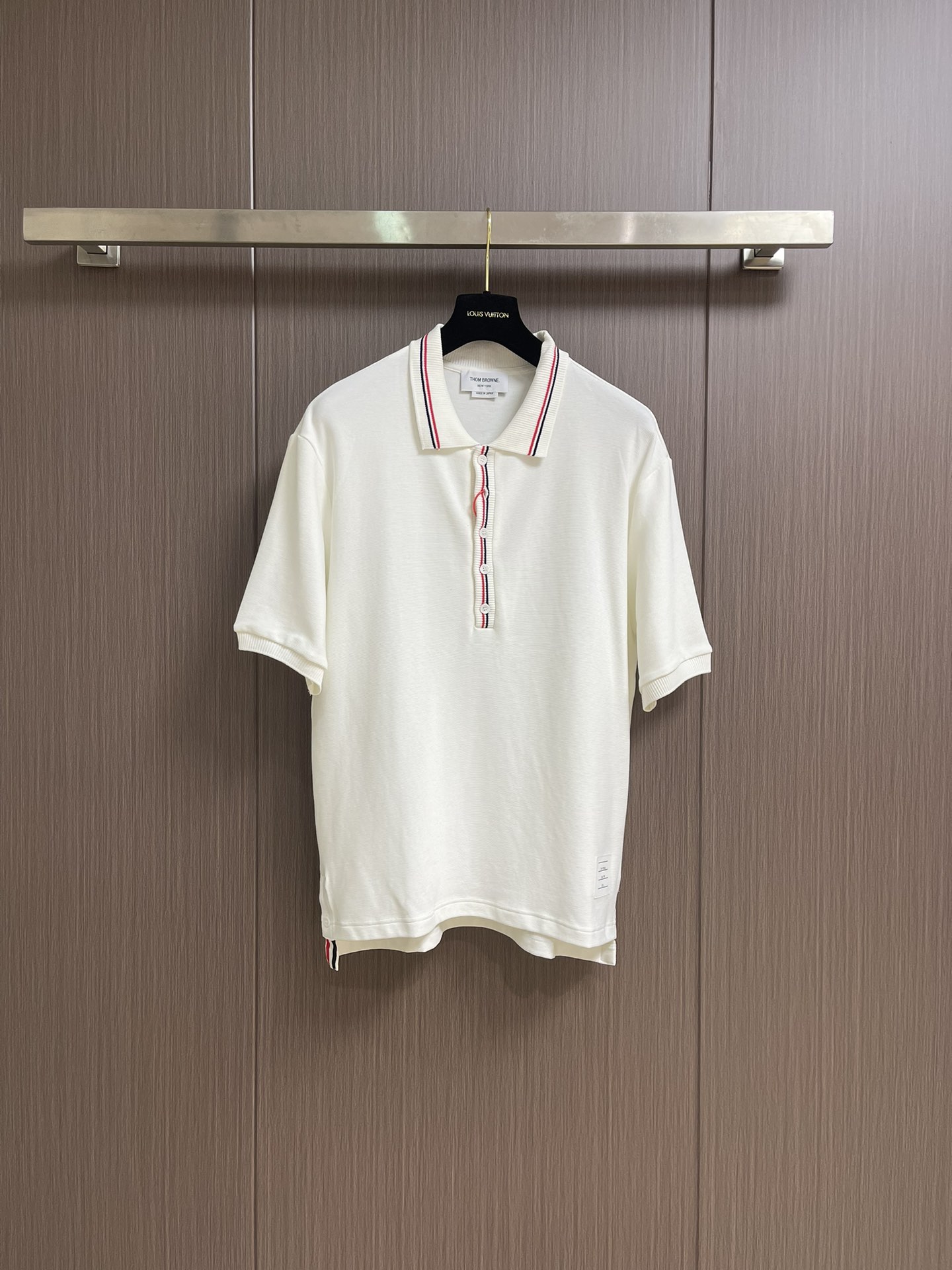 Elegante Polo de Punto a Rayas Thom Browne - Comodidad y Estilo Unisex