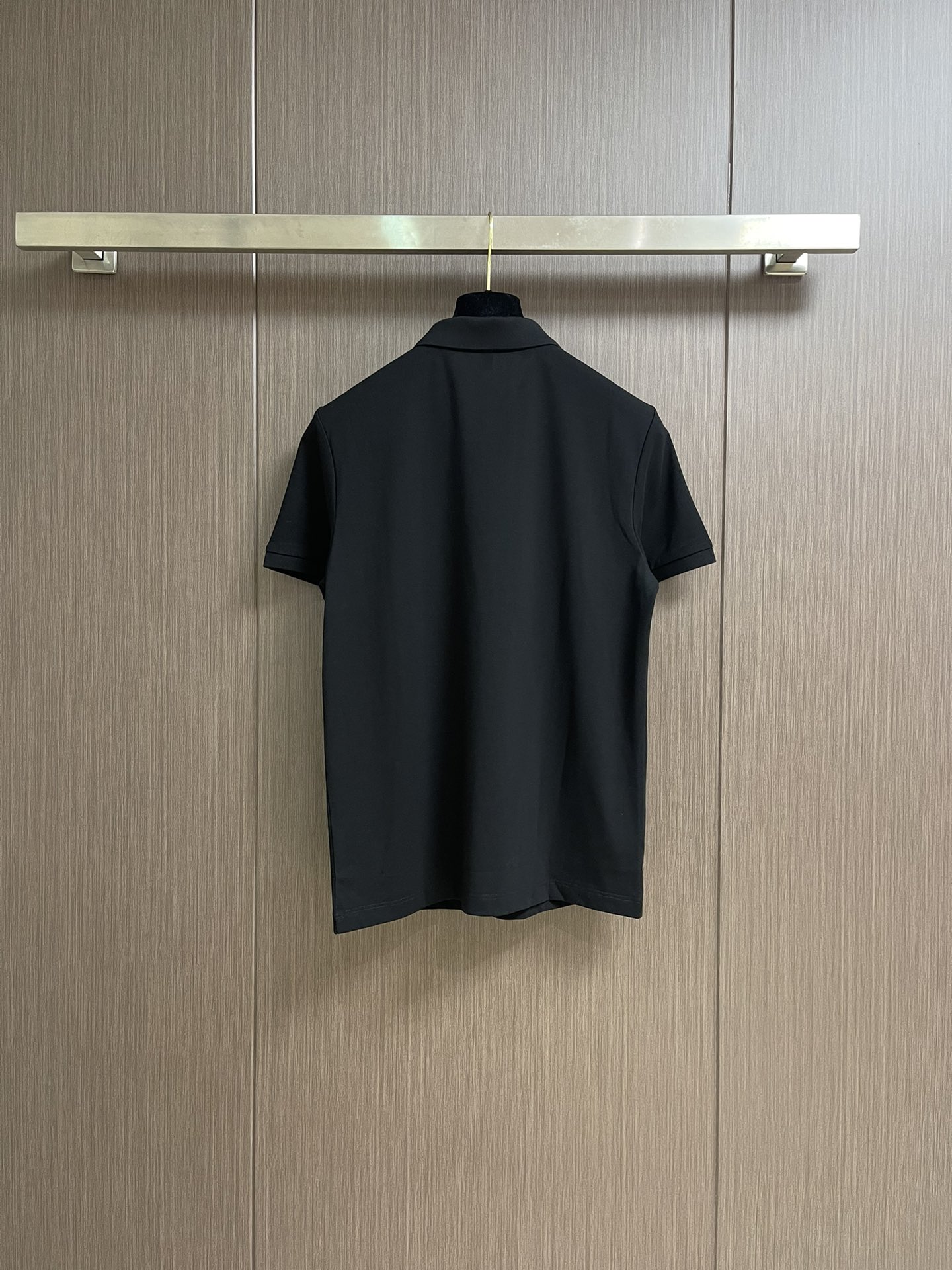 
loewe 2025SS新款春夏短袖翻领半拉练翻领Polo，客供定制高端朱地面料，拉链拼色螺纹超级好看