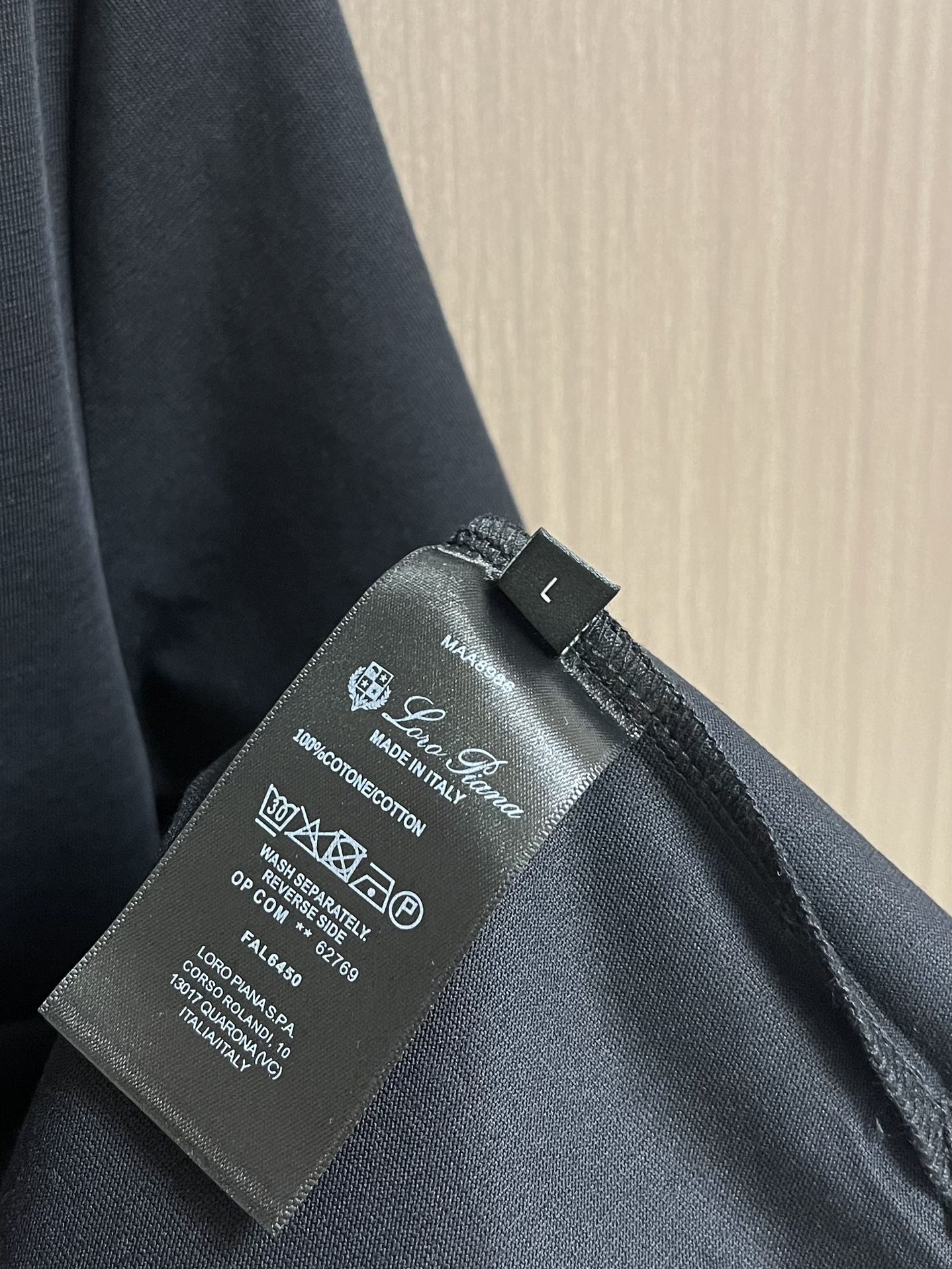
lp。 LoroPiana 2025ss春夏老钱新贵推荐！商务通勤撞色翻领短袖POLO 衫 打破纽扣式