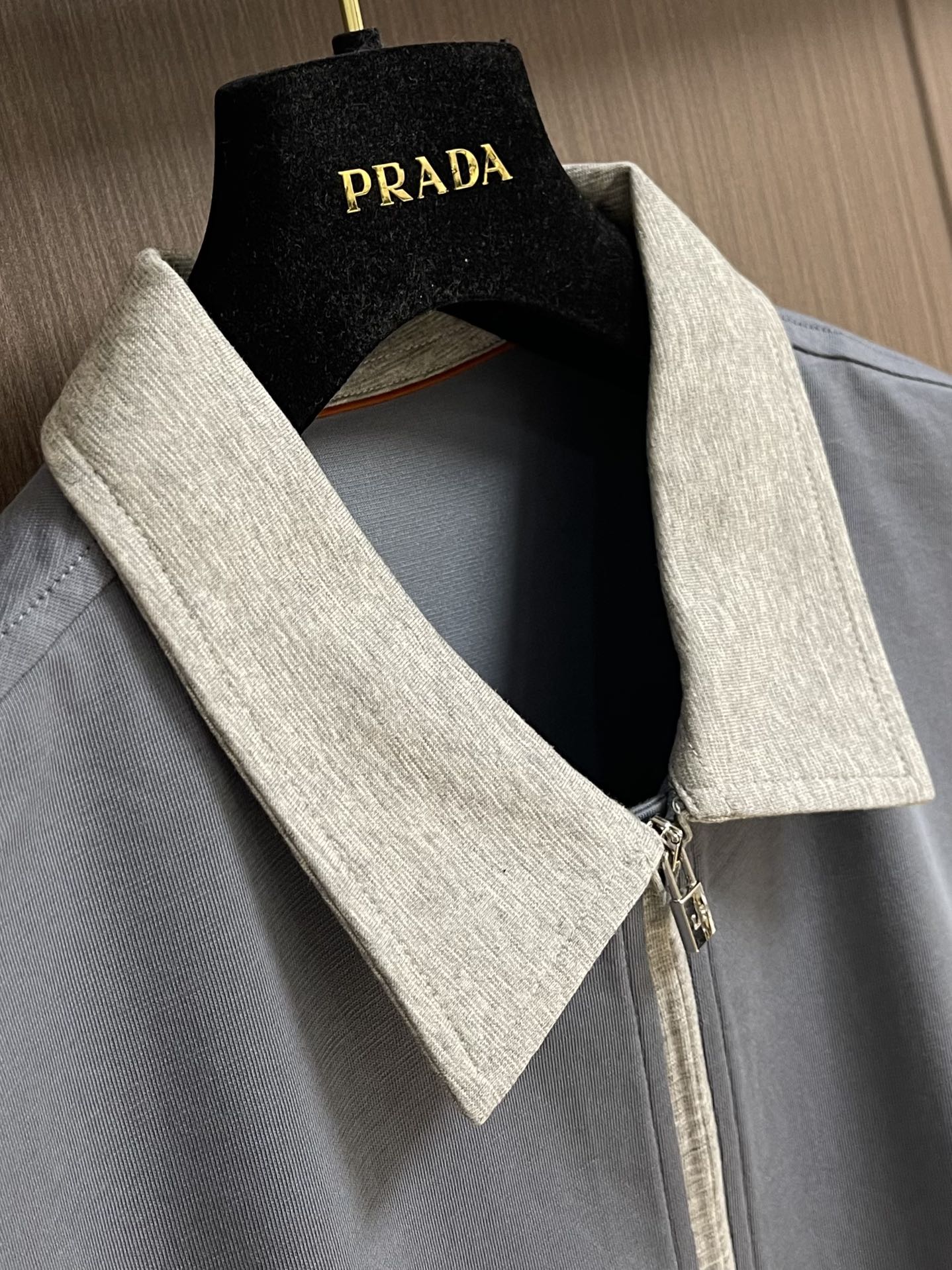 
lp。 LoroPiana 2025ss春夏老钱新贵推荐！商务通勤撞色翻领短袖POLO 衫 打破纽扣式