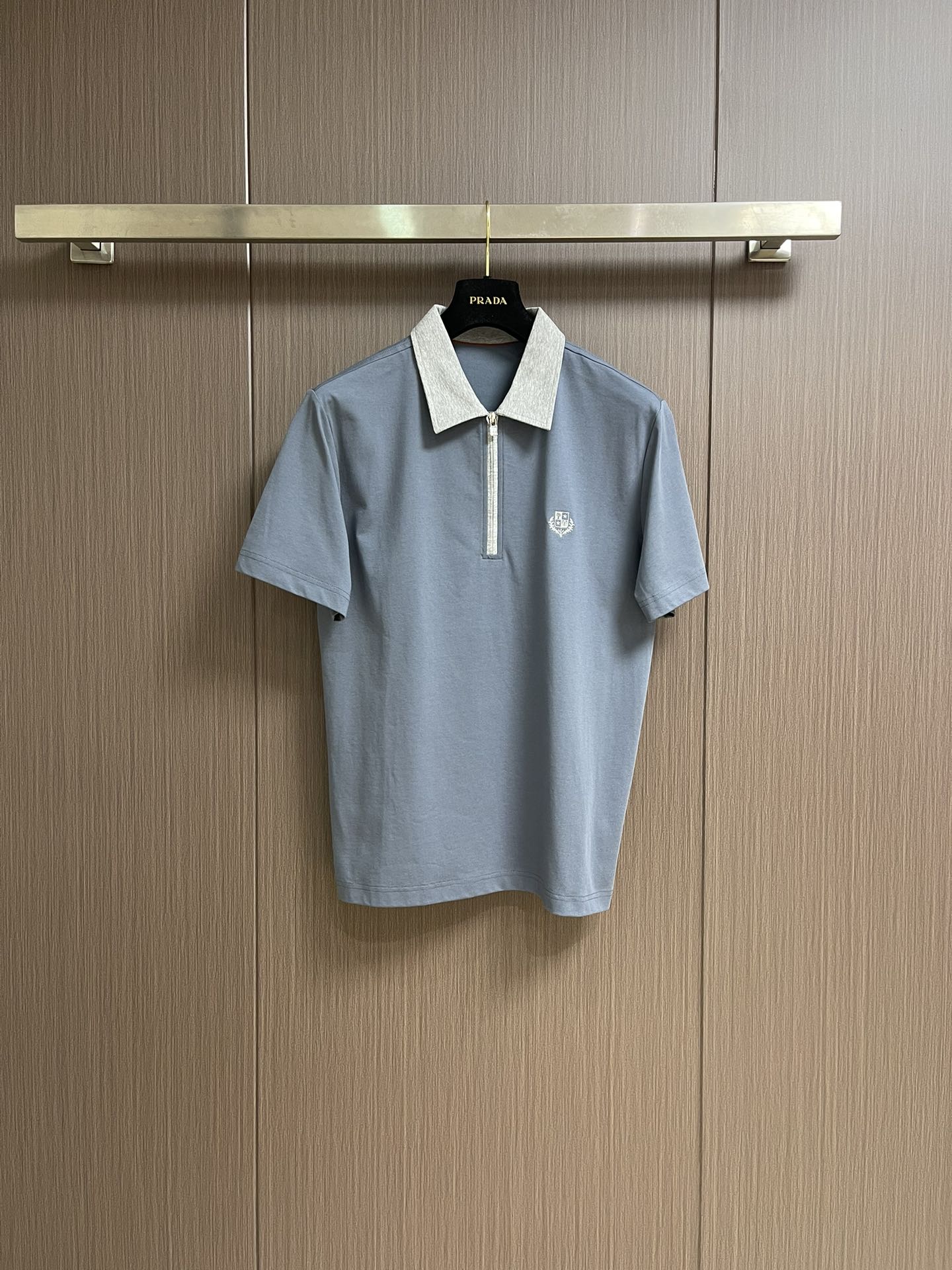 
lp。 LoroPiana 2025ss春夏老钱新贵推荐！商务通勤撞色翻领短袖POLO 衫 打破纽扣式