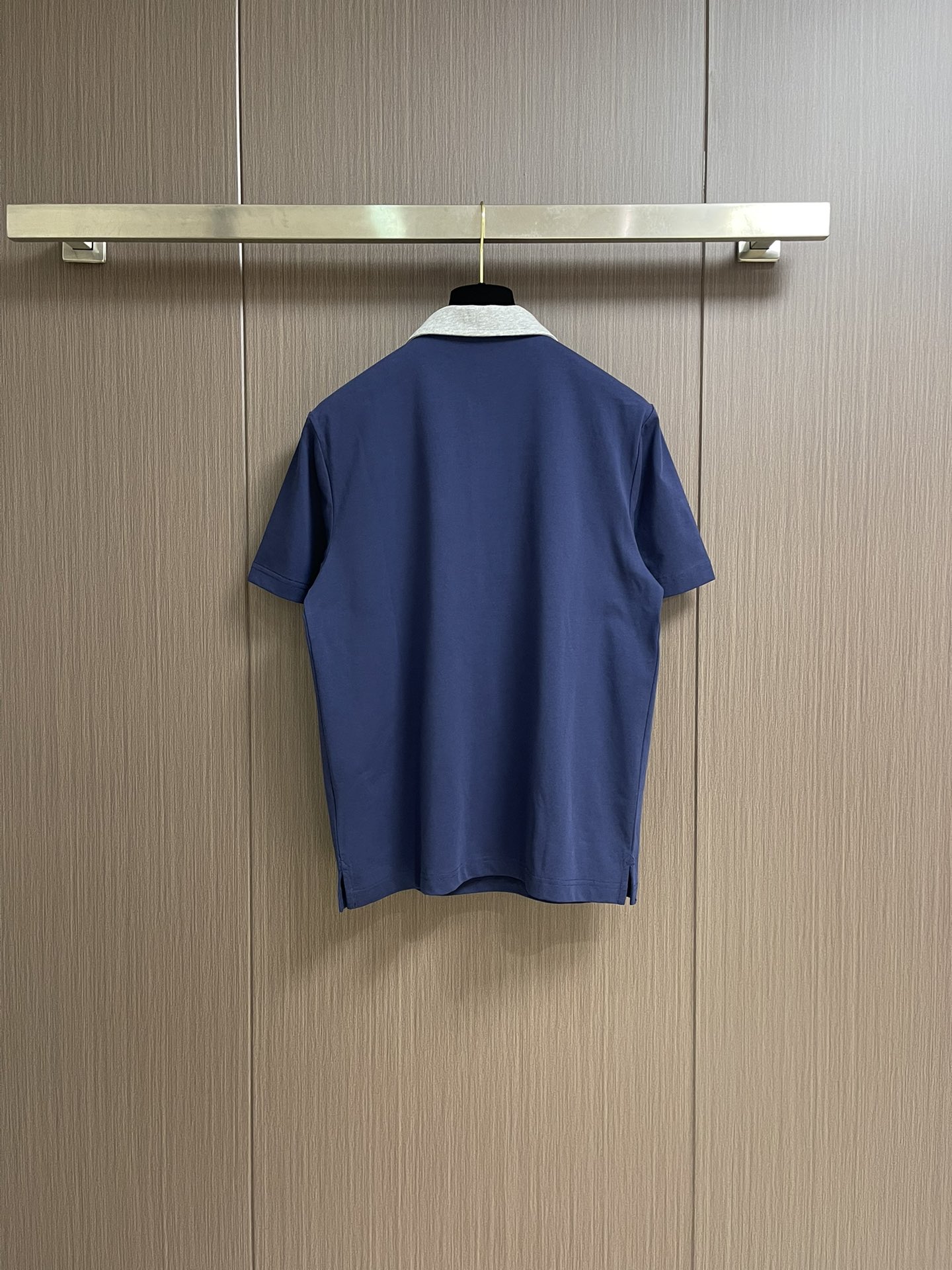 
lp。 LoroPiana 2025ss春夏老钱新贵推荐！商务通勤撞色翻领短袖POLO 衫 打破纽扣式