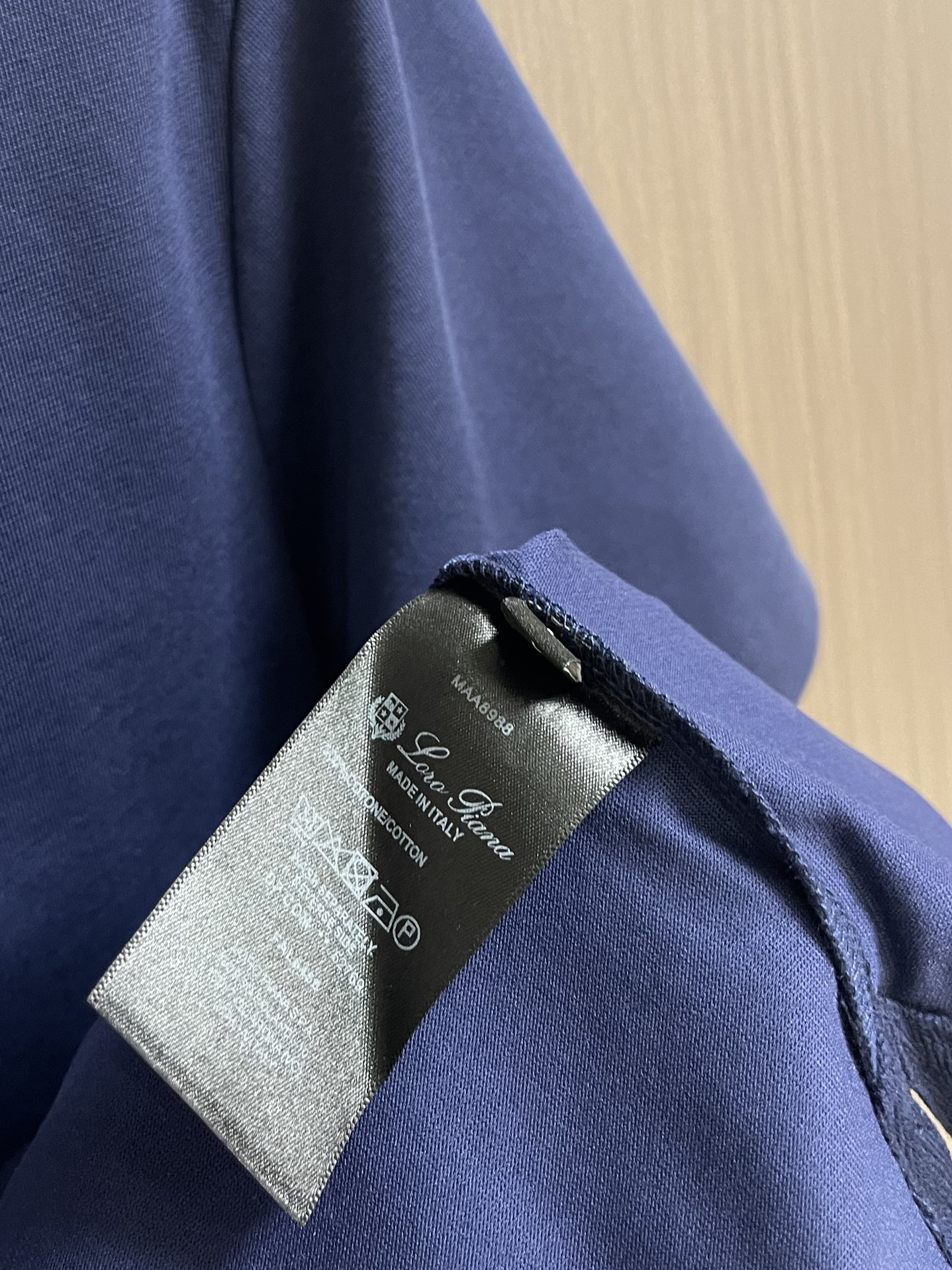 
lp。 LoroPiana 2025ss春夏老钱新贵推荐！商务通勤撞色翻领短袖POLO 衫 打破纽扣式
