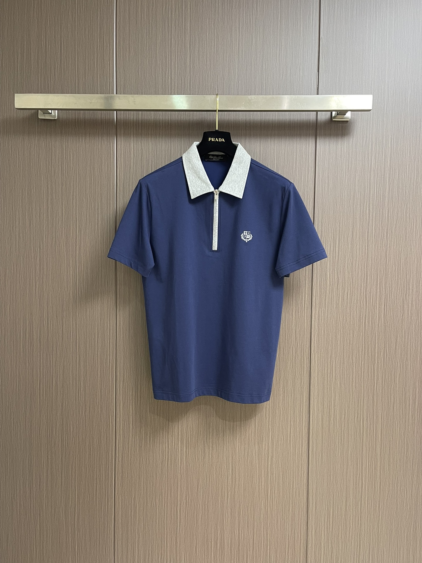 
lp。 LoroPiana 2025ss春夏老钱新贵推荐！商务通勤撞色翻领短袖POLO 衫 打破纽扣式