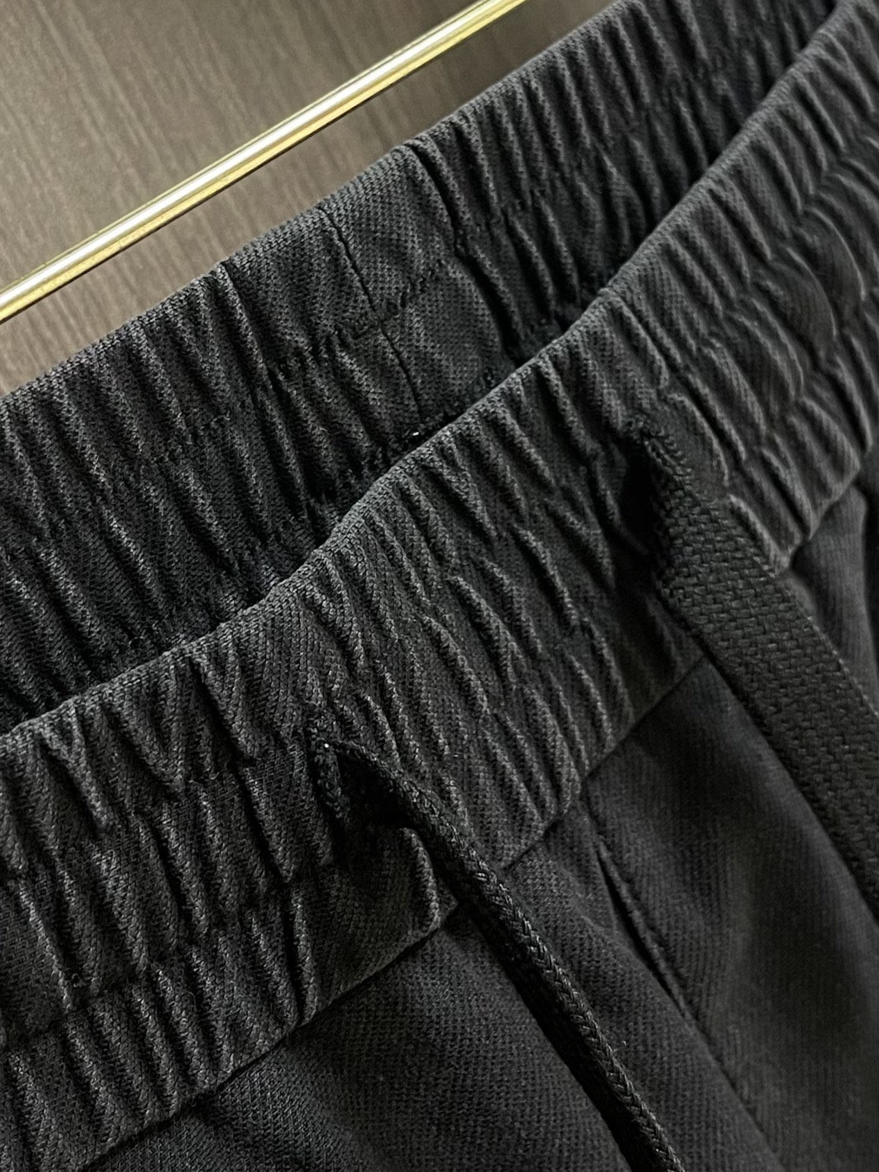 “King Alexanderwang’s 2025 Summer Edition Water Wash Shorts: Comfortable, Custom Fabrics, Impeccable Details” - 图片 3