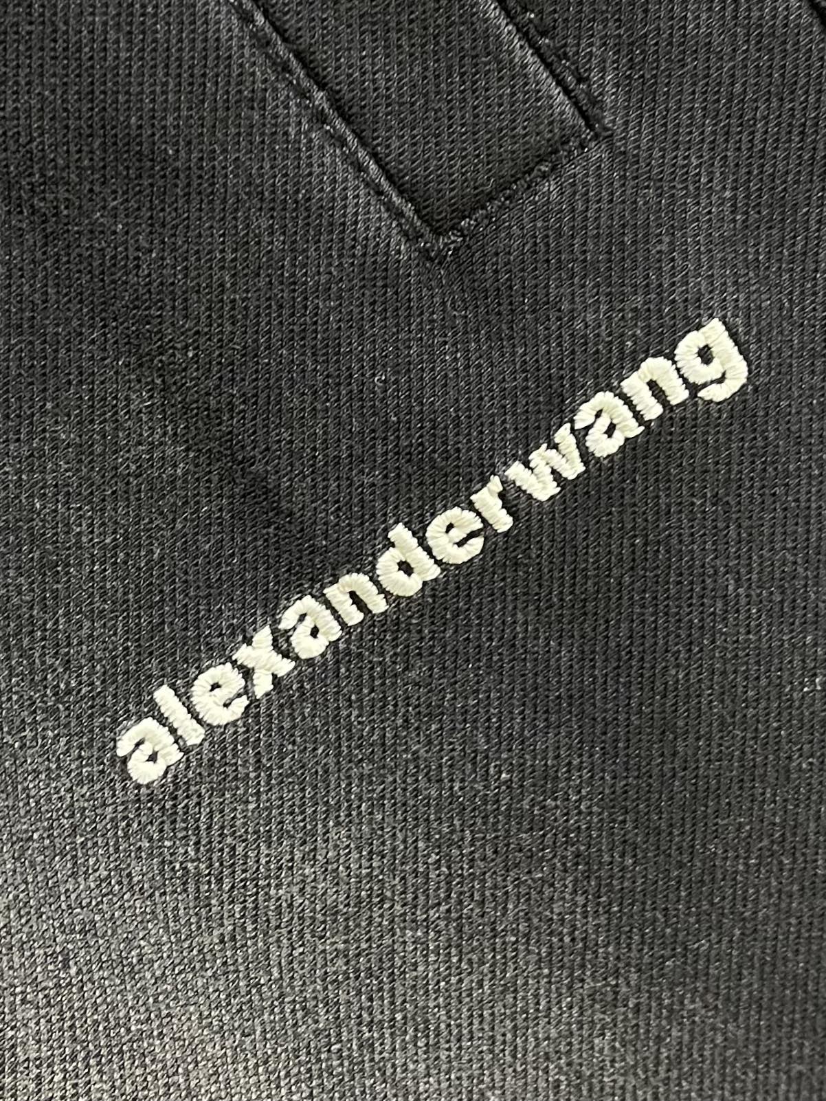 “King Alexanderwang’s 2025 Summer Edition Water Wash Shorts: Comfortable, Custom Fabrics, Impeccable Details” - 图片 5