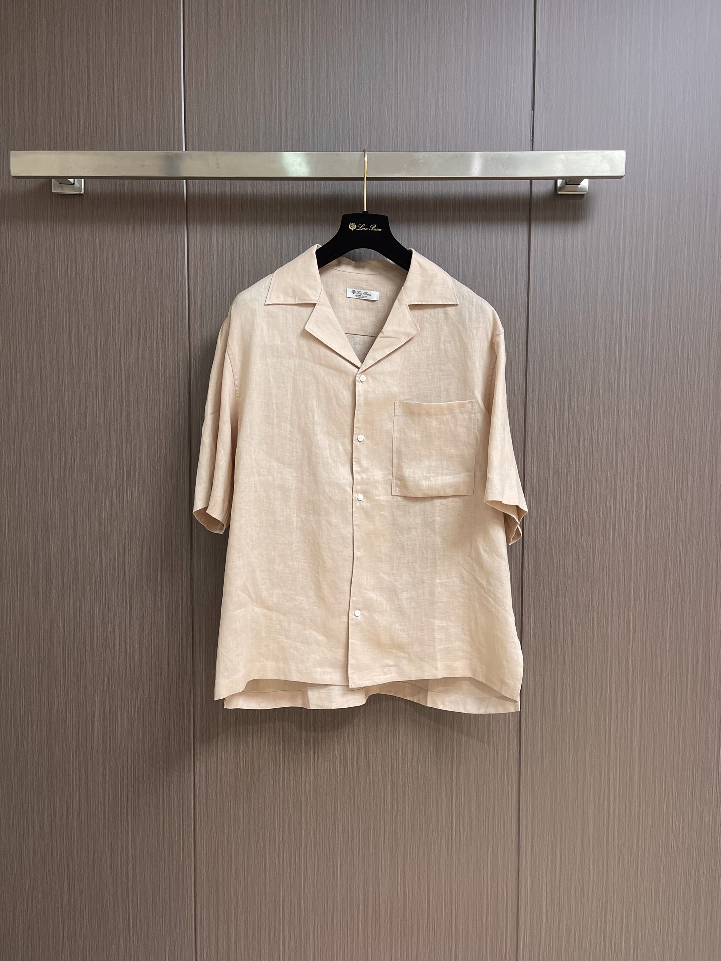 NO:425914,Lp Loropiana 2025SS new men's Tencel linen short-sleeved shirt, which can be worn for daily work, outdoor sports, and is the perfect combination of fashion and leisure and outdoor sports, so whether you wear it normally or outdoors, it is your best choice. Extreme comfort and quick sweating are the most popular focus, improving the comfort of wearing. Size S-XL, loro piana, loro piana, shirts, T-shirt, alexander wang19860909Lp Loropiana 2025SS新款男士天丝麻料短袖衬衫,日常上班 户外运动都可以穿着,是时尚休闲与户外运动的完美结合,所以无论您平时穿或者户外穿都是您的最佳选择.极致舒适和快速排汗是备受青睐的重点,提升穿着舒适度 尺码S-XL,,loro piana,loro piana,shirts,T-shirt,alexander wang,Men's clothing