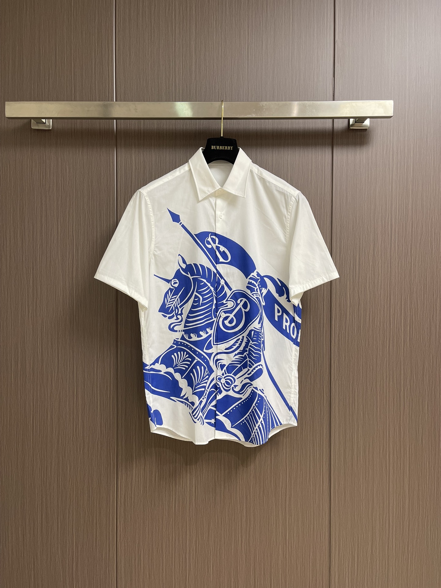 Chemise Burberry à Manches Courtes avec Motif Équestre Bleu - Confort et Style