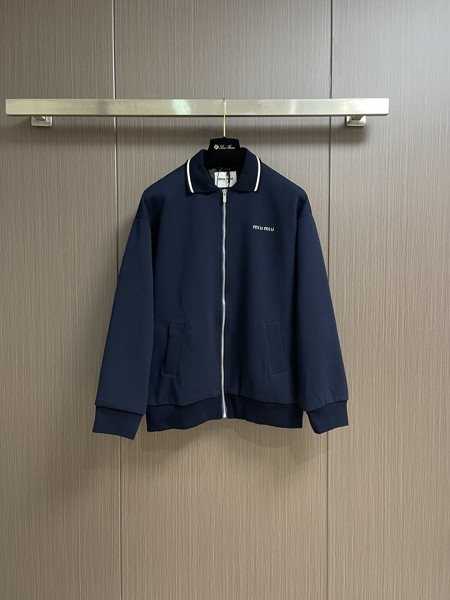 MiuMiu Complex Porcelain Zipper Jacket: High-Quality Cotton, Stylish Design, 3D Embroidery. - 图片 1