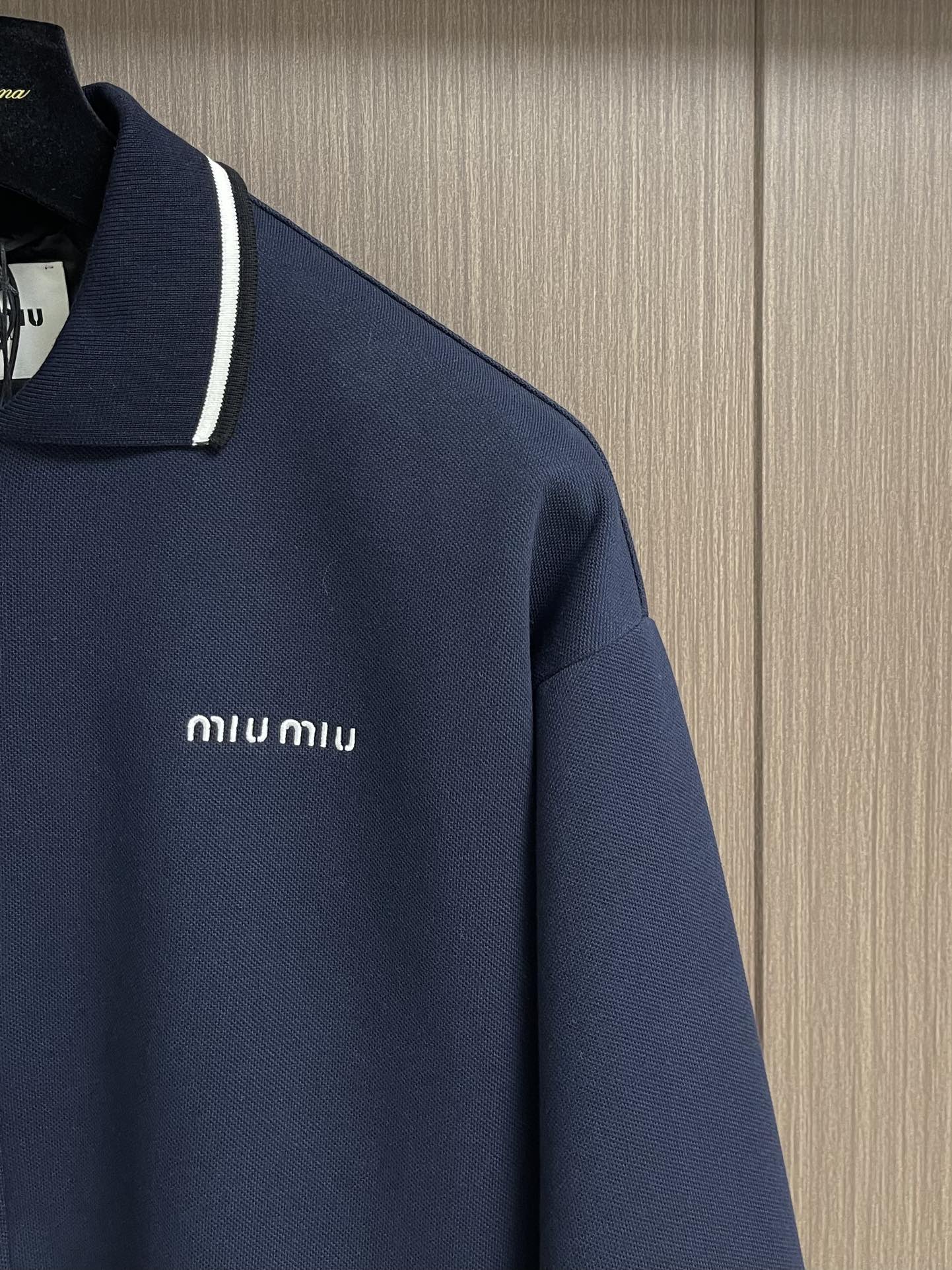 MiuMiu Complex Porcelain Zipper Jacket: High-Quality Cotton, Stylish Design, 3D Embroidery. - 图片 4