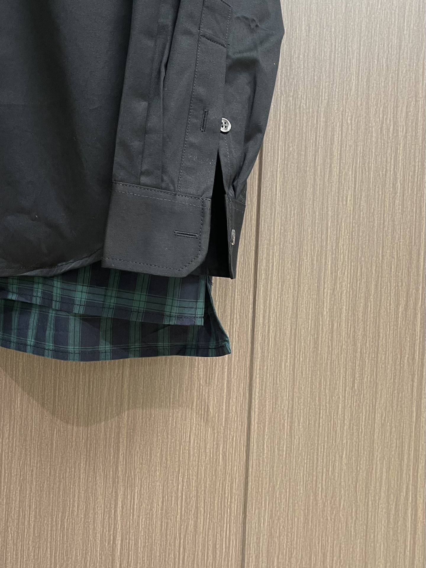 LOEWE Custom Embroidered Silk Zipper Coats with Infrared Precision Positioning Technology - 图片 7