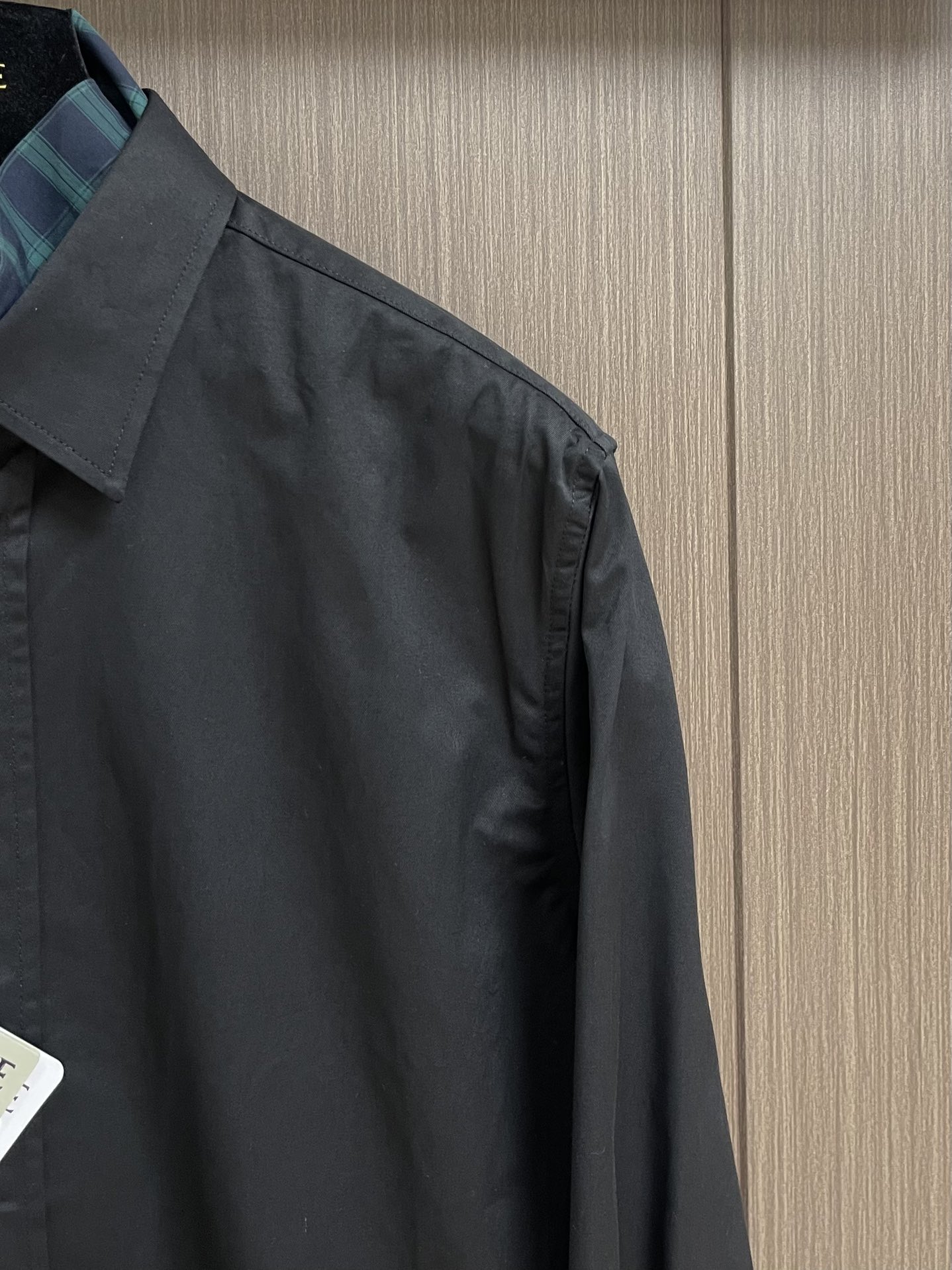 LOEWE Custom Embroidered Silk Zipper Coats with Infrared Precision Positioning Technology - 图片 4