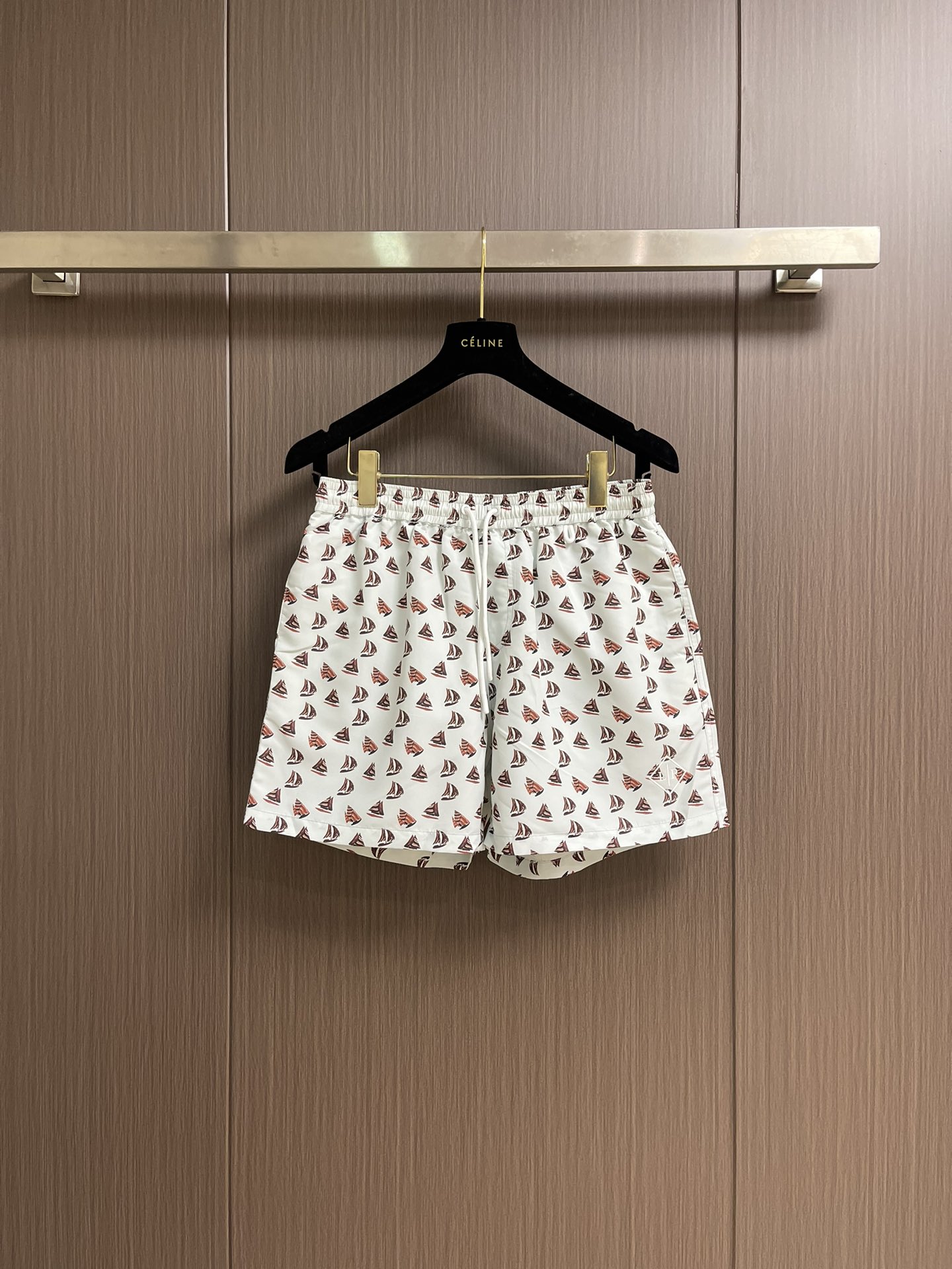 NO:451517,LP Loropiana Sailing Printed Beach Pants, Microfiber 100.0, Elastic Belt, Adjustable Drawstring, Front Side Pocket, Rear Pocket with Flip and Velcro Strap, Left Leg with Rubber Logo, Logo Rubber Drawstring Size S-XL, Loro Piana, Loro Piana, Alexander Wang19860909LP Loropiana 帆船印花沙滩裤,超细纤维100.0,松紧腰带,配有可调节抽绳,前侧口袋,后口袋配有翻盖和魔术贴带,左腿饰有橡胶徽标,带徽标的橡胶拉绳 尺码S-XL,,loro piana,loro piana,alexander wang,Men's clothing