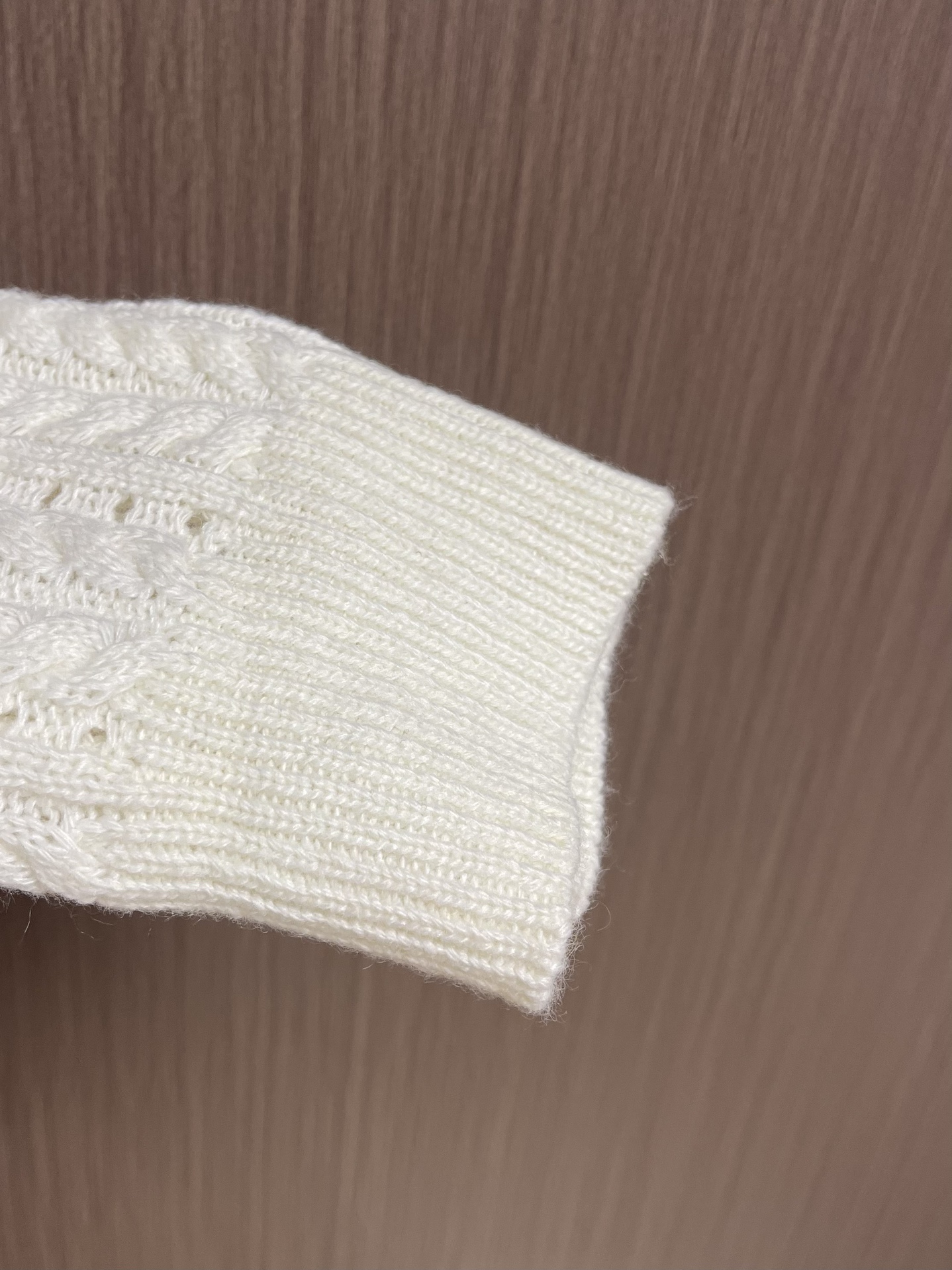 LV Crocheted Sweaters: Wool-Cotton Blend, Intricate Embroidery, High Quality, Size S-XL - 图片 8