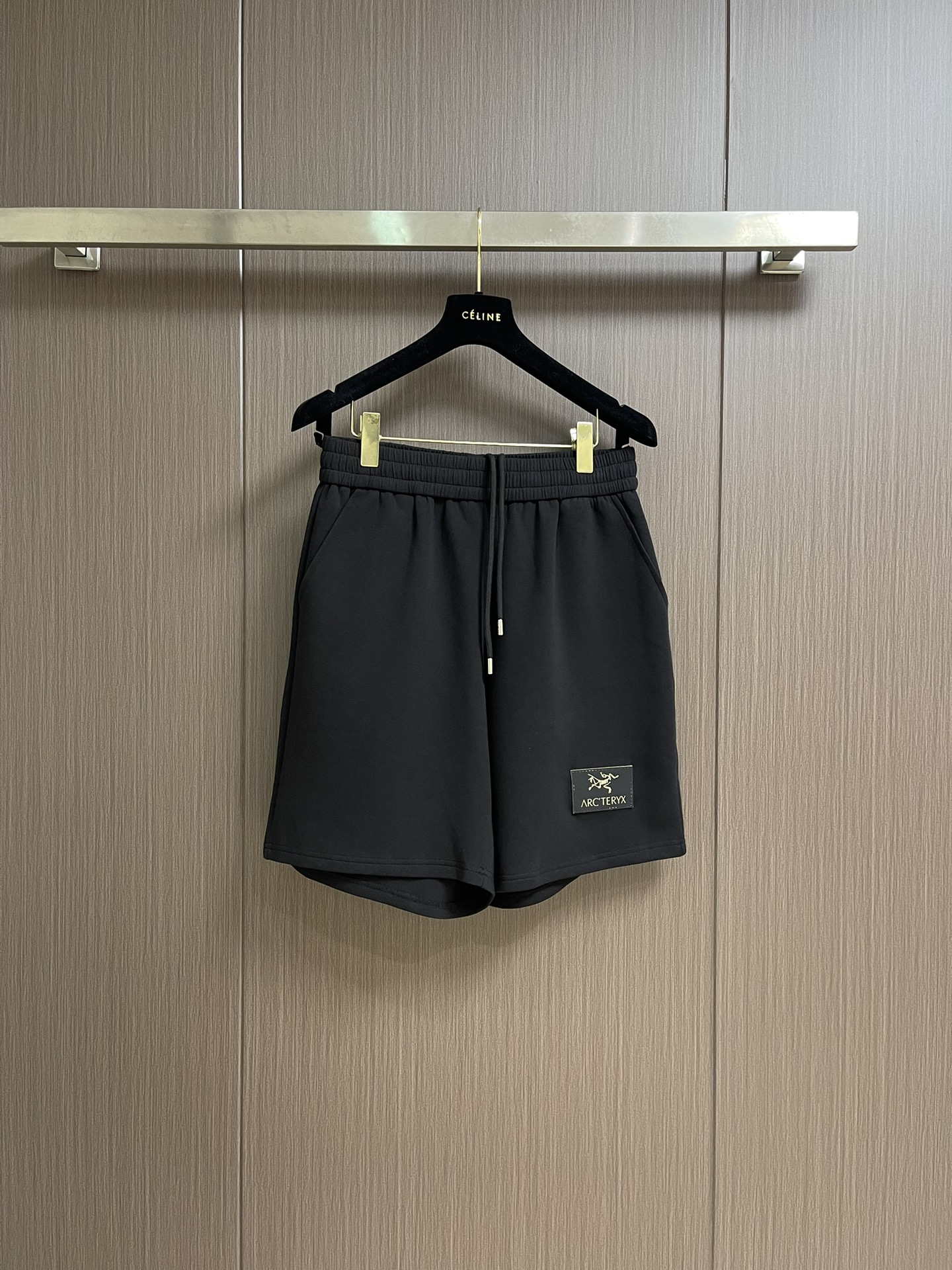 NO:441064,ARC'TERYX 2025SS Summer New Casual Shorts, full of design, very suitable for long-term activities in summer and outdoor activities. It is elastic, can quickly ventilate and heat dissipate, and it is easy to take and put into pockets. Size M-3XL, arc'teryx, shorts, alexander wang19860909ARC'TERYX 始祖鸟2025SS夏季新款休闲短裤,设计感十足,非常适合夏天和户外长时间活动穿着,富有弹性,能快速通风散热,口袋位置取放容易而实用.尺码M-3XL,arc'teryx,shorts,alexander wang,Men's clothing