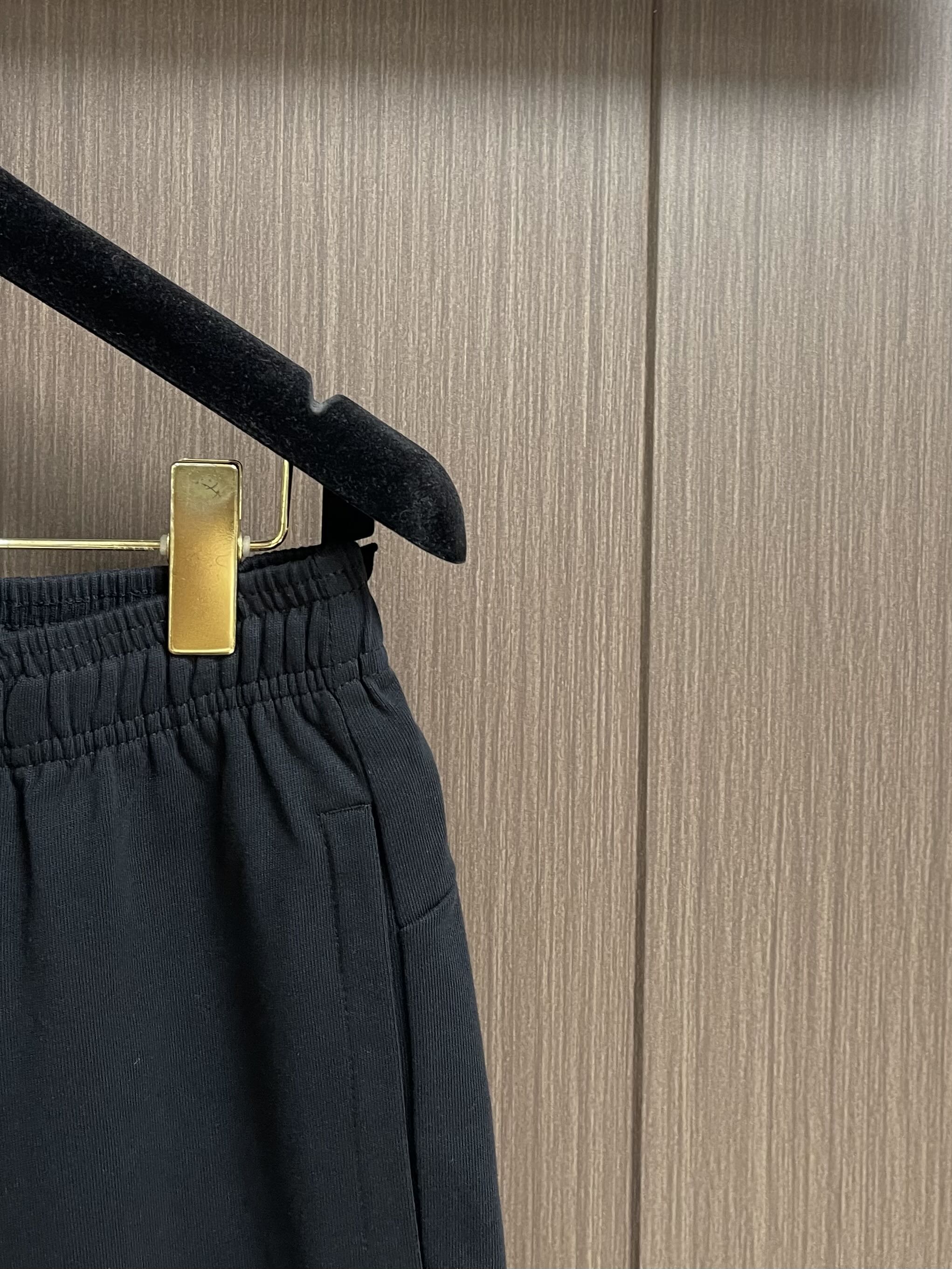 “Ami Alexandre Mattiussi 2025-SS Spring and Summer Collection: High-Grade Custom Shorts” - 图片 4