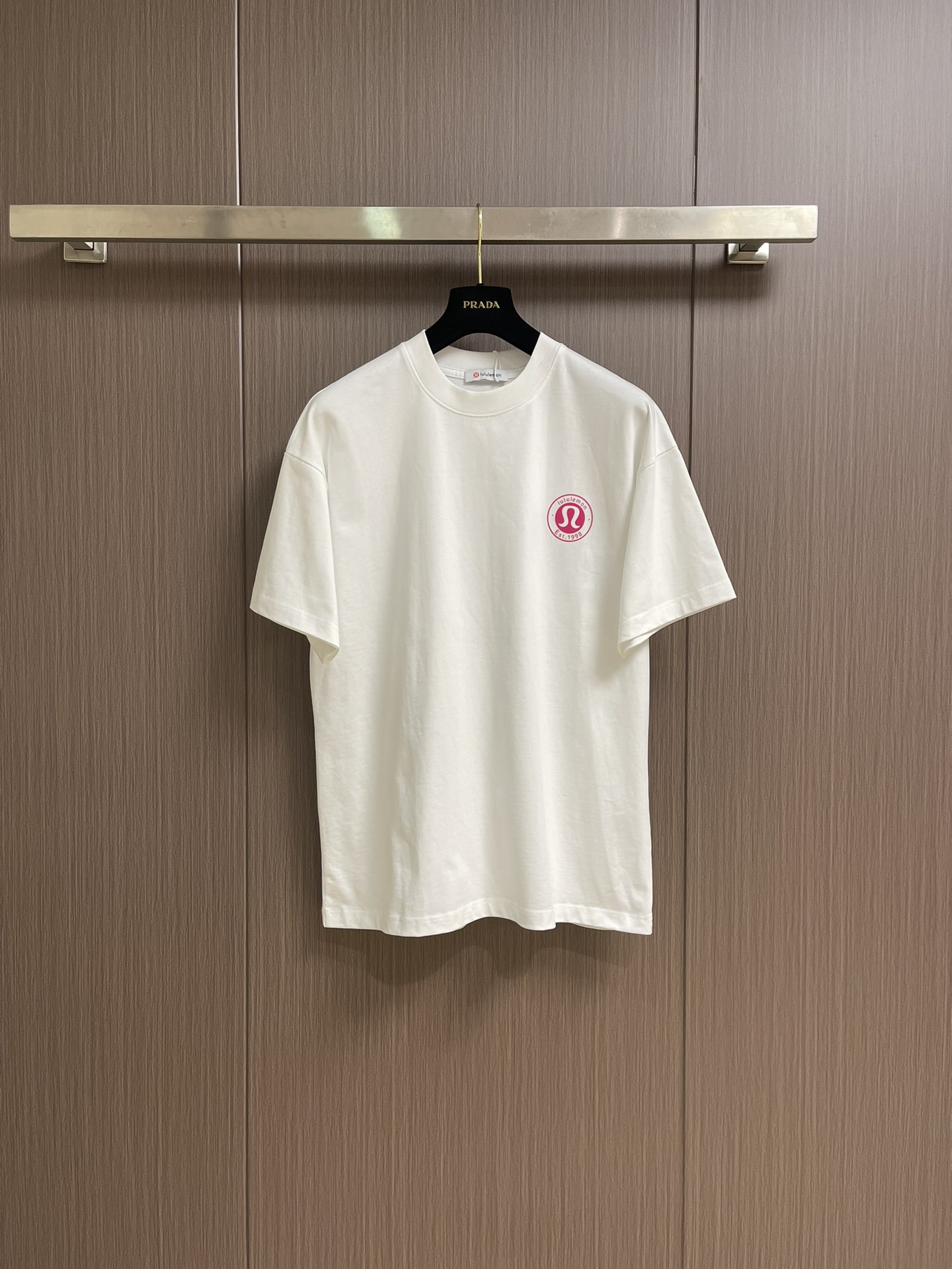 NO:478838,lululemon new printed round neck T-shirt!  320g high gram weight 32 double yarn pure cotton fabric, wide version, and the patterns are printed and designed with a full sense of design, the same style as men and women, versatile and easy to wear. Size M-3XL, tees, t-shirt, alexander wang19860909lululemon 新款印花圆领t恤！320克高克重32双纱纯棉面料,版型阔版,图案都做了印花图案设计感十足,男女同款 百搭又好穿.尺码M-3XL,,tees，t-shirt,alexander wang,Men's clothing