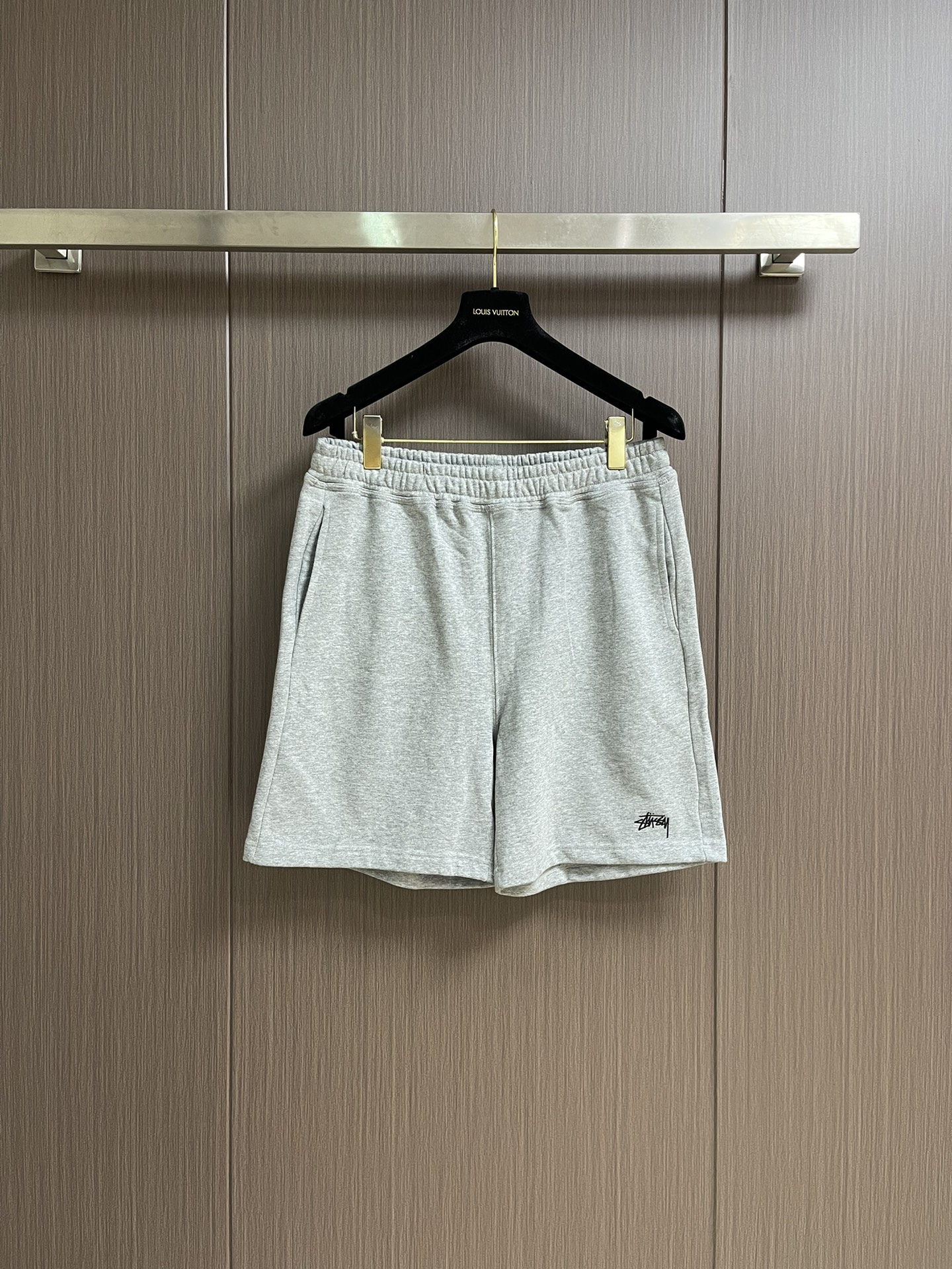 Stussy Short Décontracté en Coton Gris avec Logo Brodé - Collection 2025