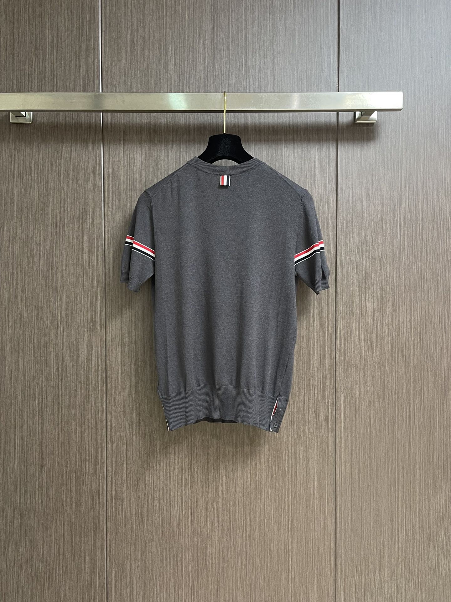Thom Browne Classic Arm Stripe Crewneck Knitted Short Sleeve T-Shirt 3 i1751467551 42 4