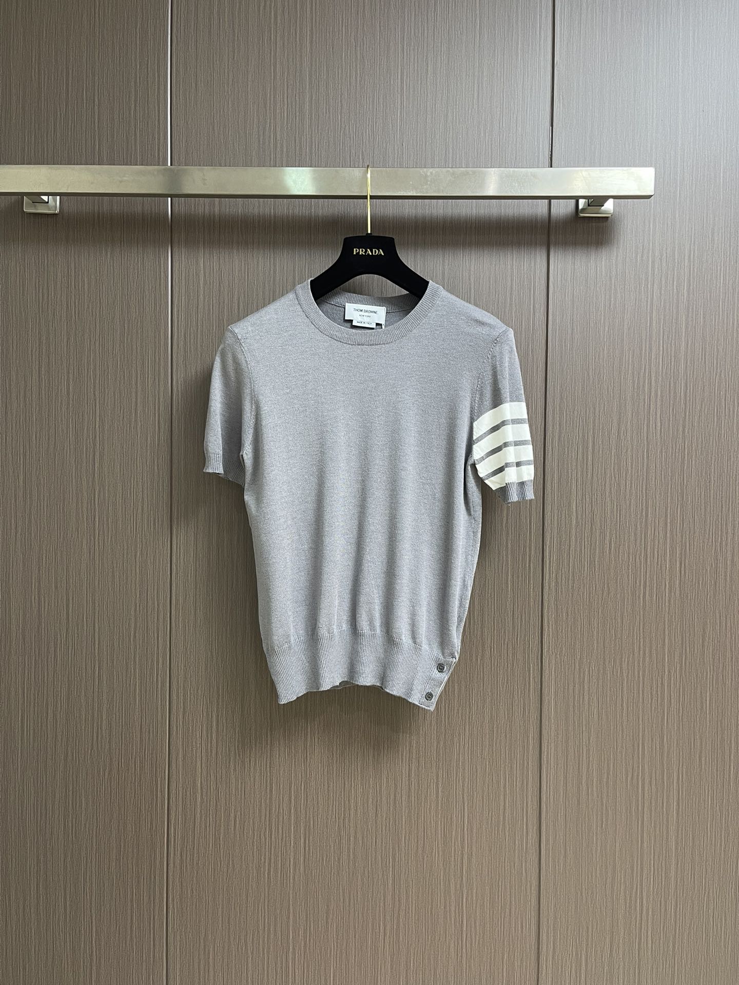 Thom Browne Grijze Gebreide T-shirt met Vier Strepen voor Heren - Zomer 2025