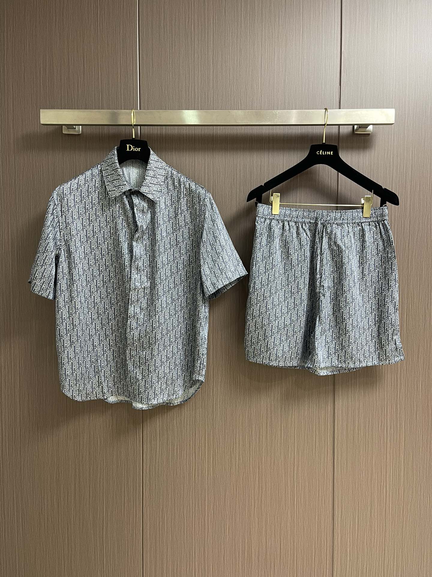 Dior Oblique Print Silk Twill Short-Sleeve Shirt - Light Gray 4 i1751467762 7809 2