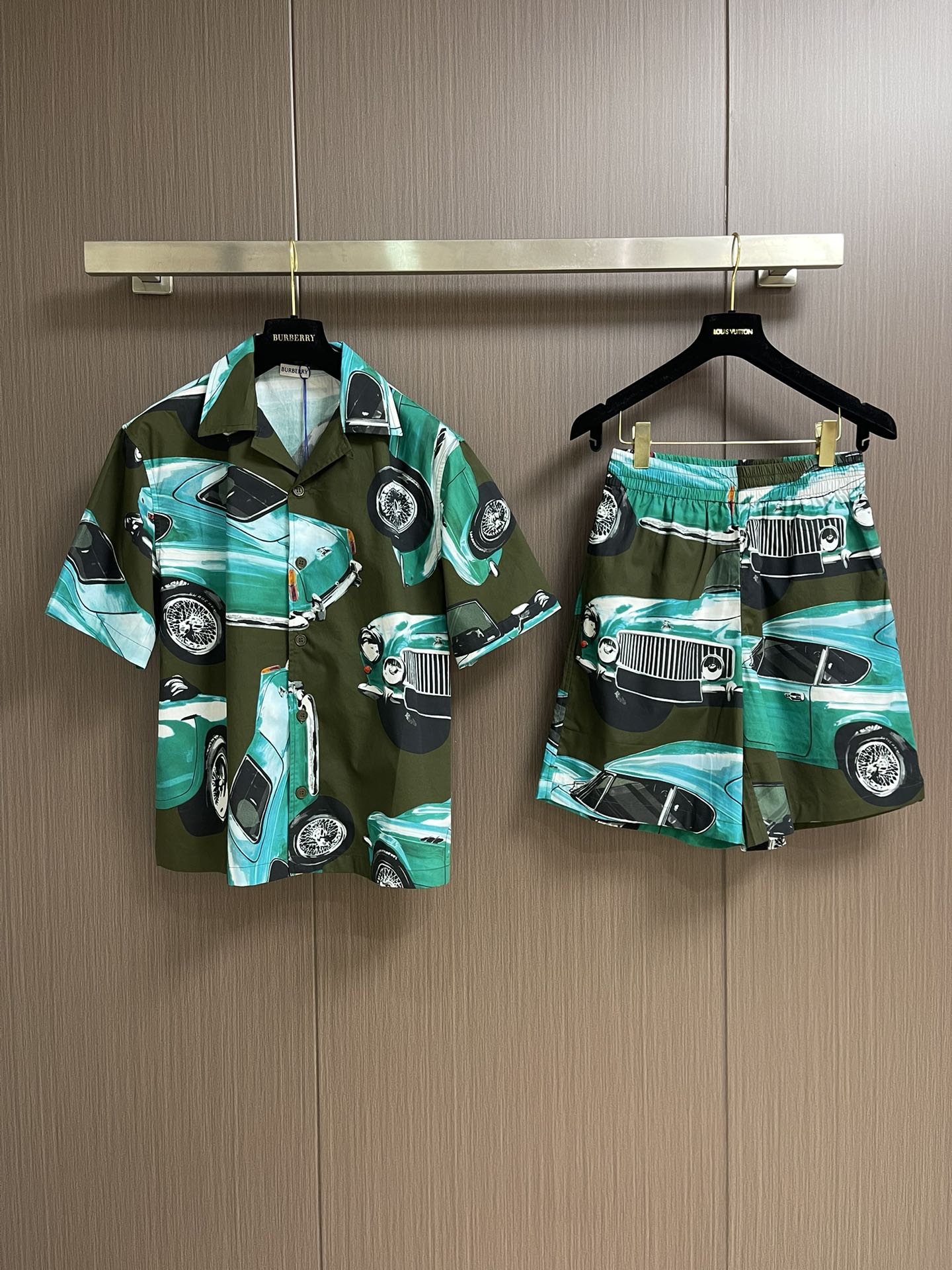 Louis Vuitton Printed Car Pattern Casual Shorts 4 i1751467912 4990 2
