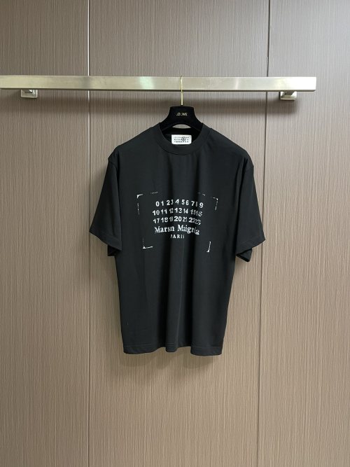 MM6 Maison Margiela Couple's Short Sleeve T-Shirt - Minimalist Style