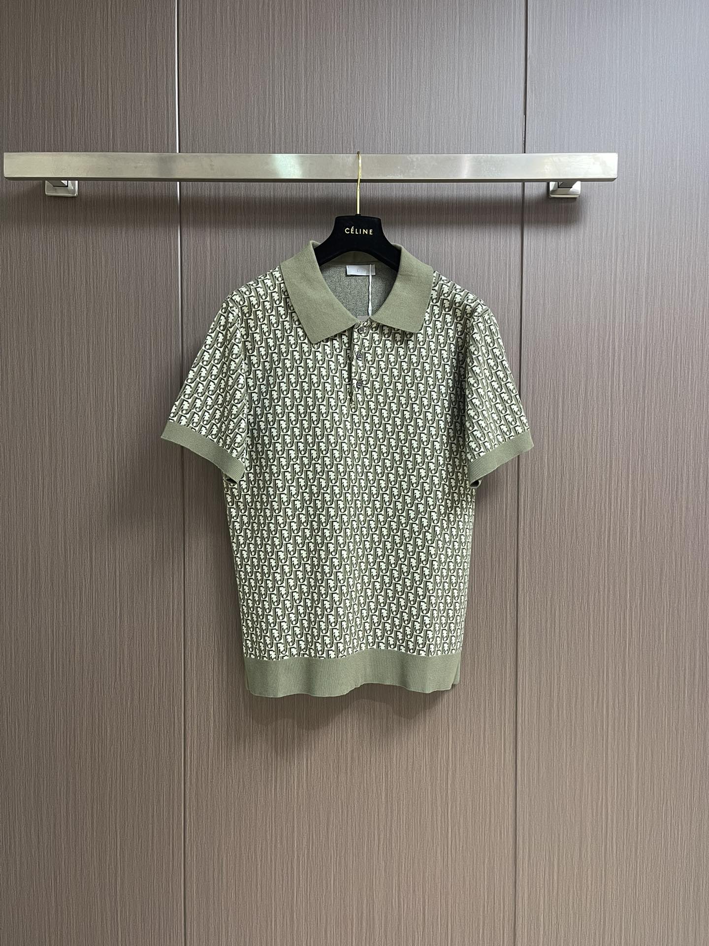 Polo Dior Homme en maille jacquard Oblique verte et écrue, coupe moderne