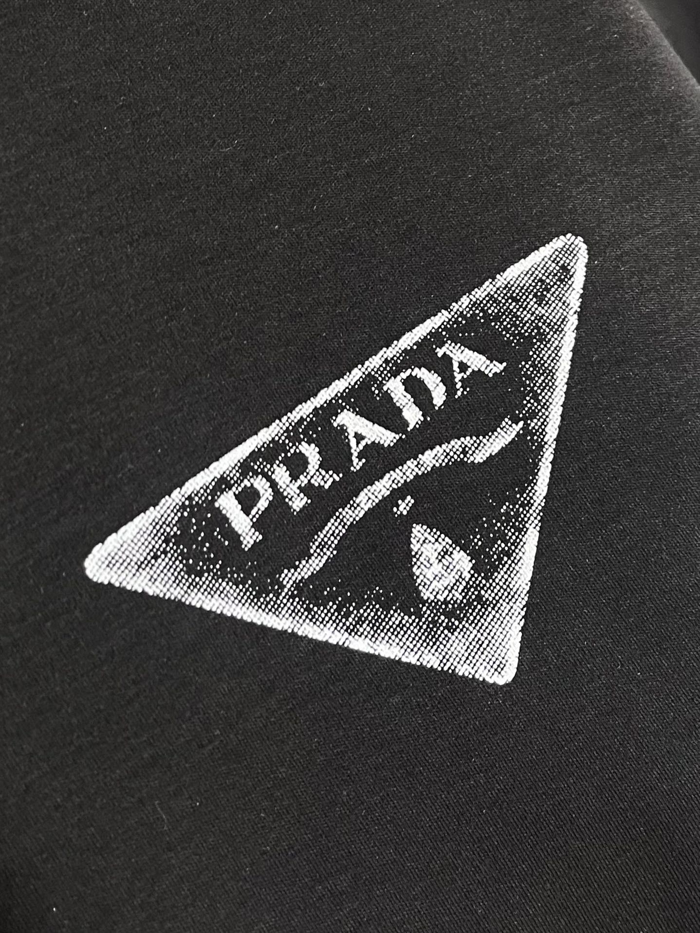 Prada 2025SS Early Spring Logo Print Short Sleeve T-Shirt 6 i1751638519 4698 1