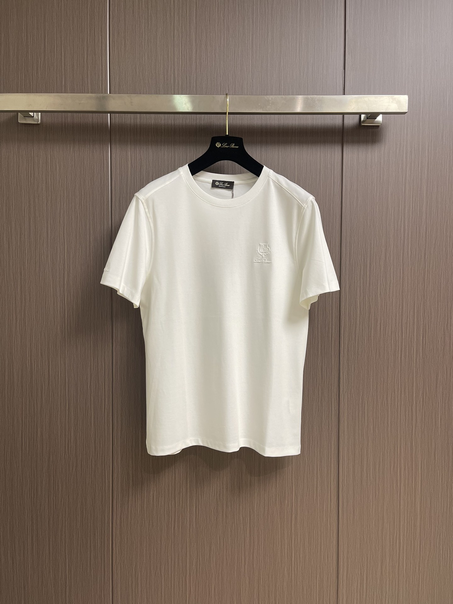 Elegante Camiseta de Manga Corta Loropiana para Hombre - Diseño Moderno
