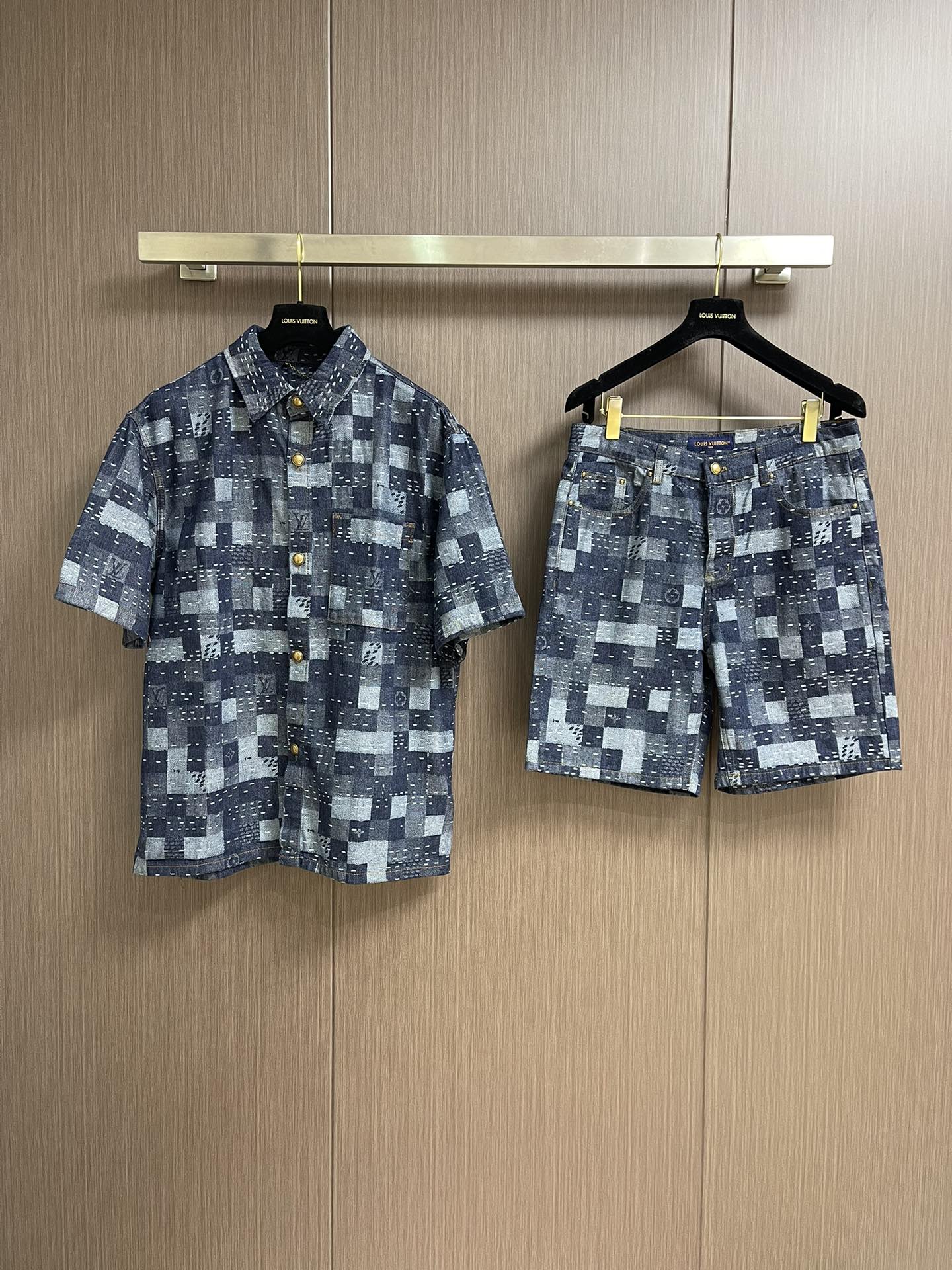 Louis Vuitton x Nigo Jacquard Check Shirt - Short Sleeve, Autumn 2025 4 i1751734367 2739 5
